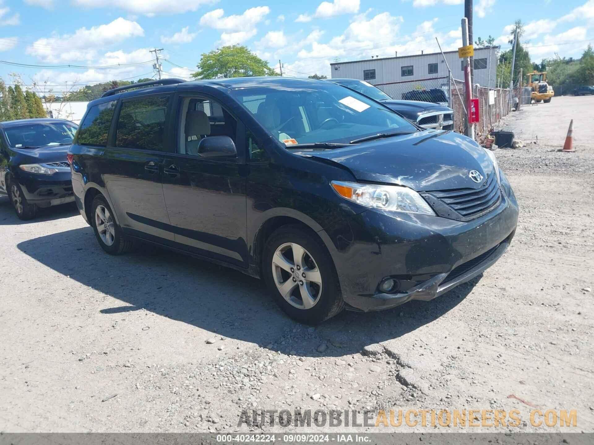 5TDKZ3DC3HS827469 TOYOTA SIENNA 2017