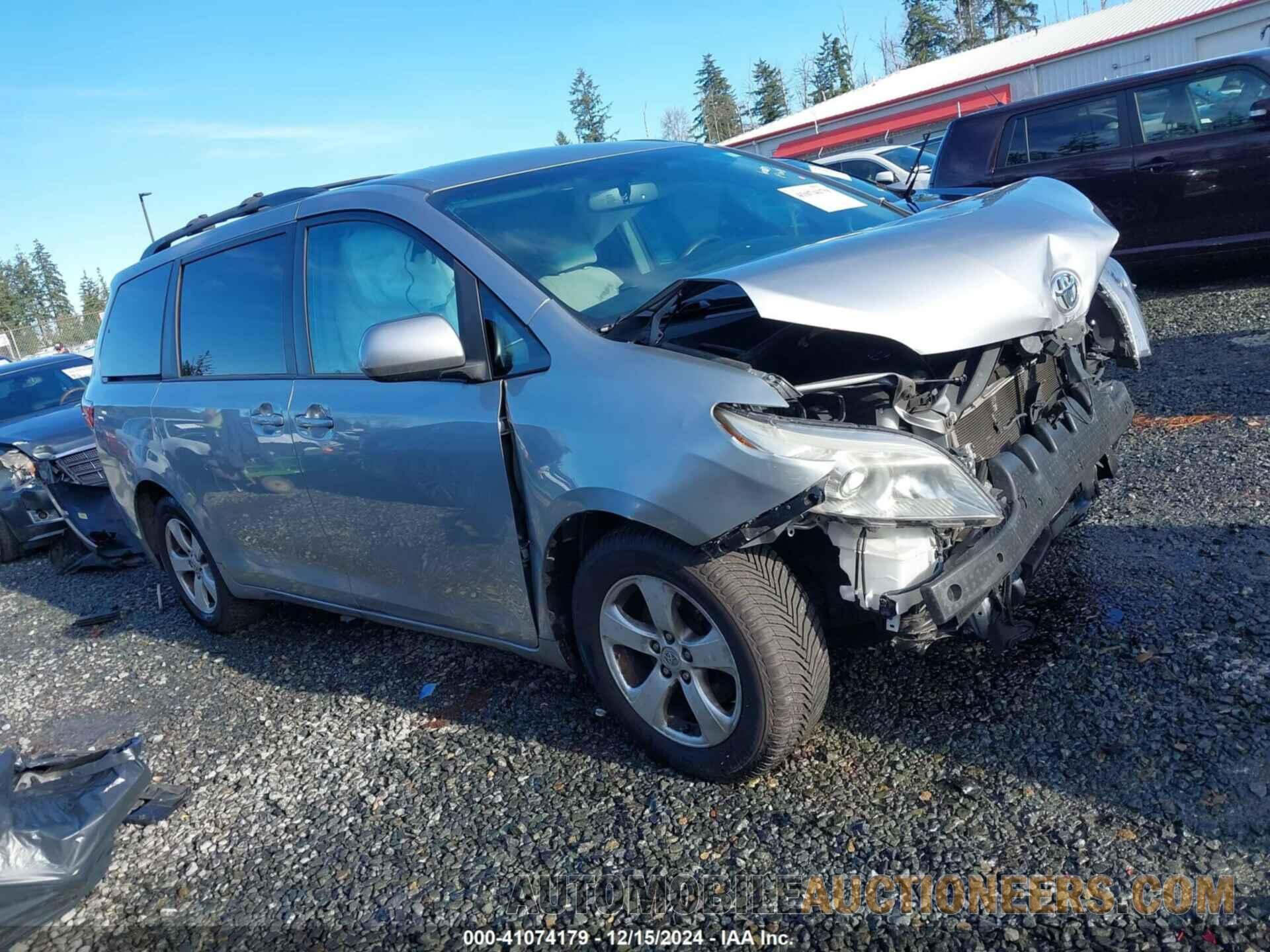 5TDKZ3DC3HS844028 TOYOTA SIENNA 2017