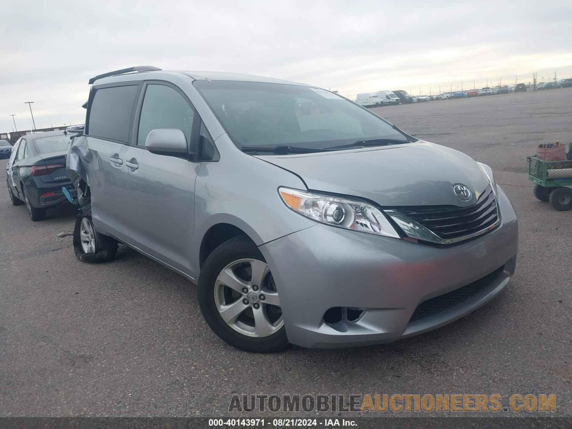 5TDKZ3DC3HS877904 TOYOTA SIENNA 2017