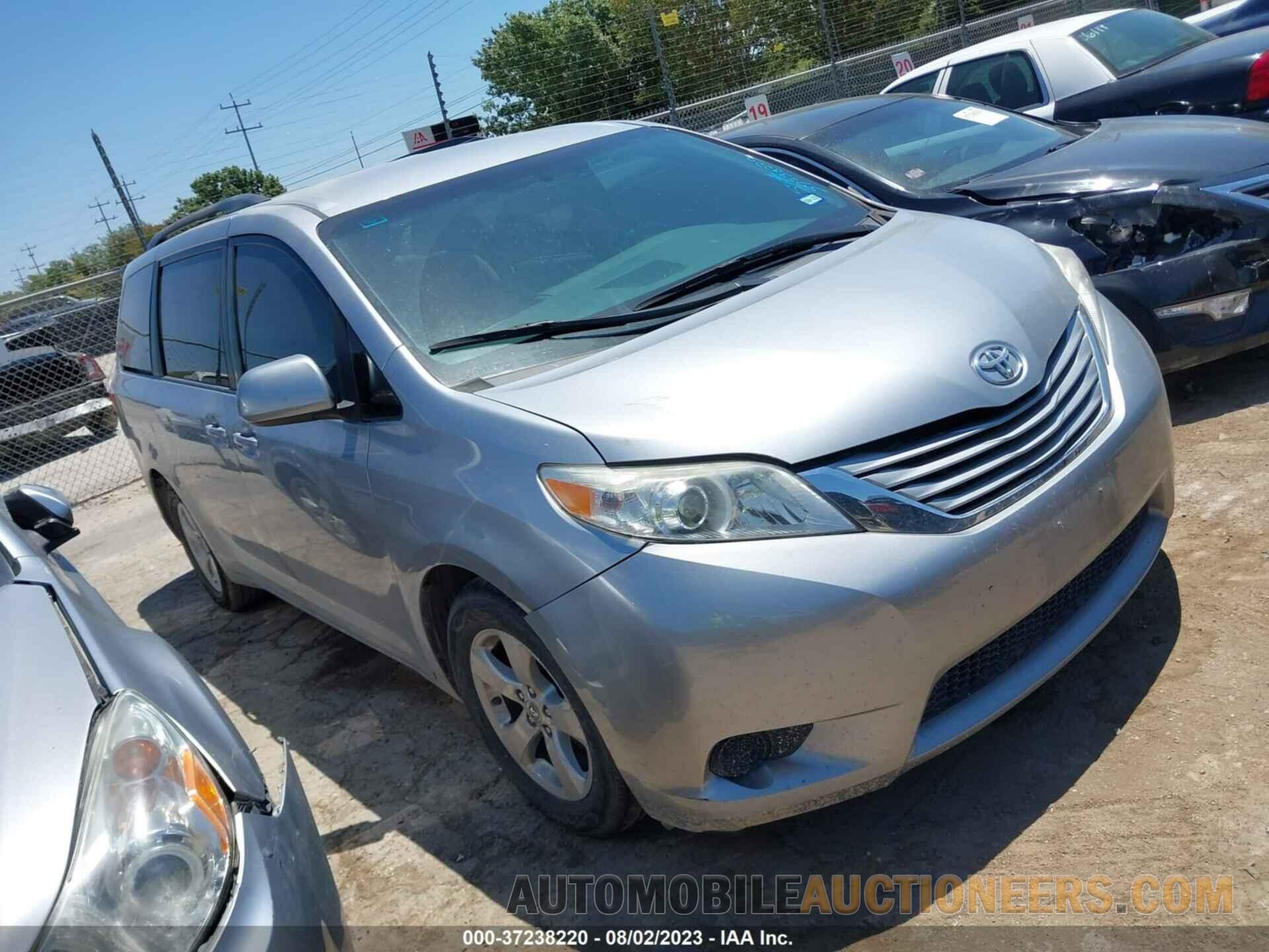 5TDKZ3DC3HS878681 TOYOTA SIENNA 2017