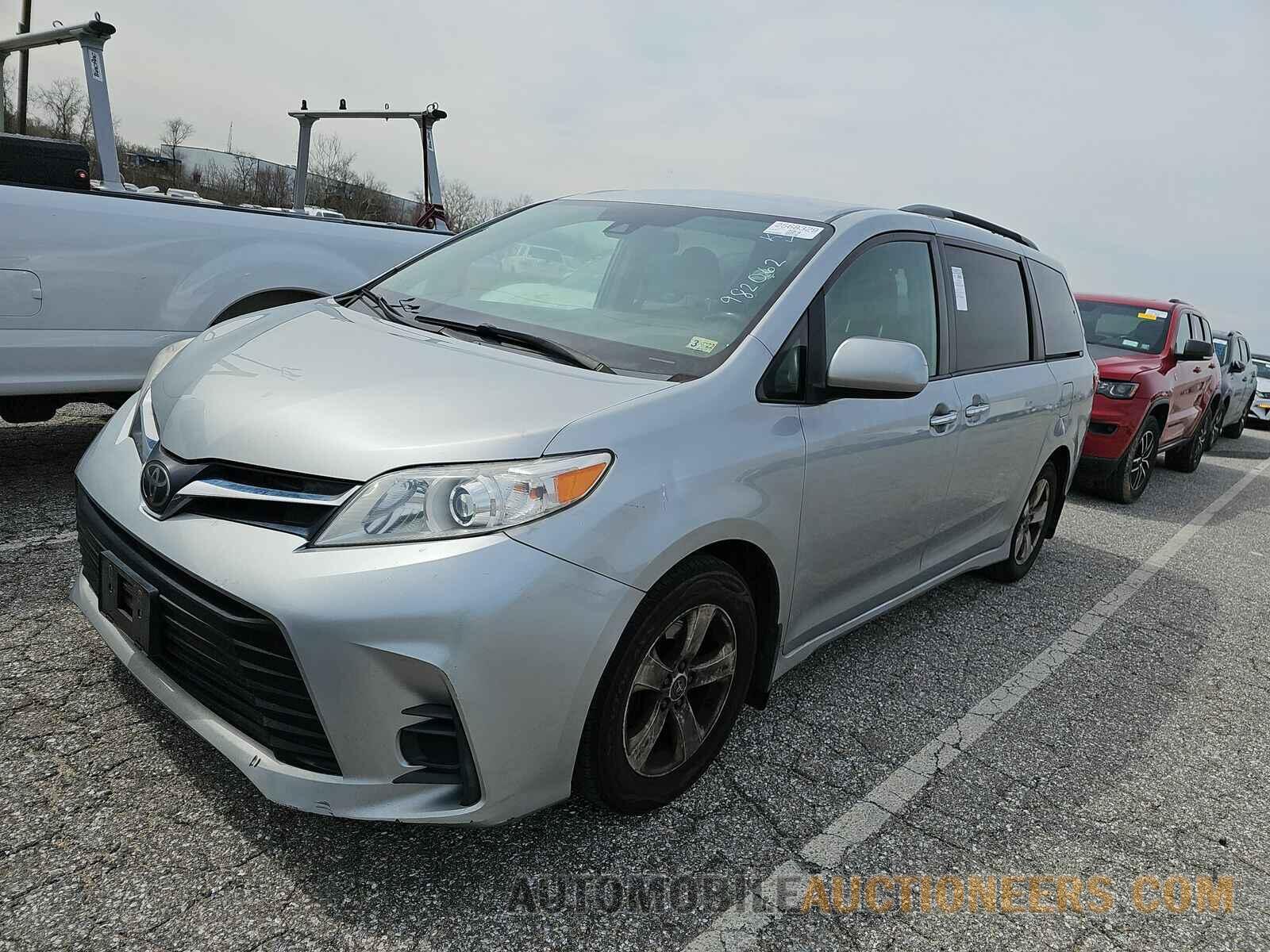 5TDKZ3DC3KS982062 Toyota Sienna LE 2019