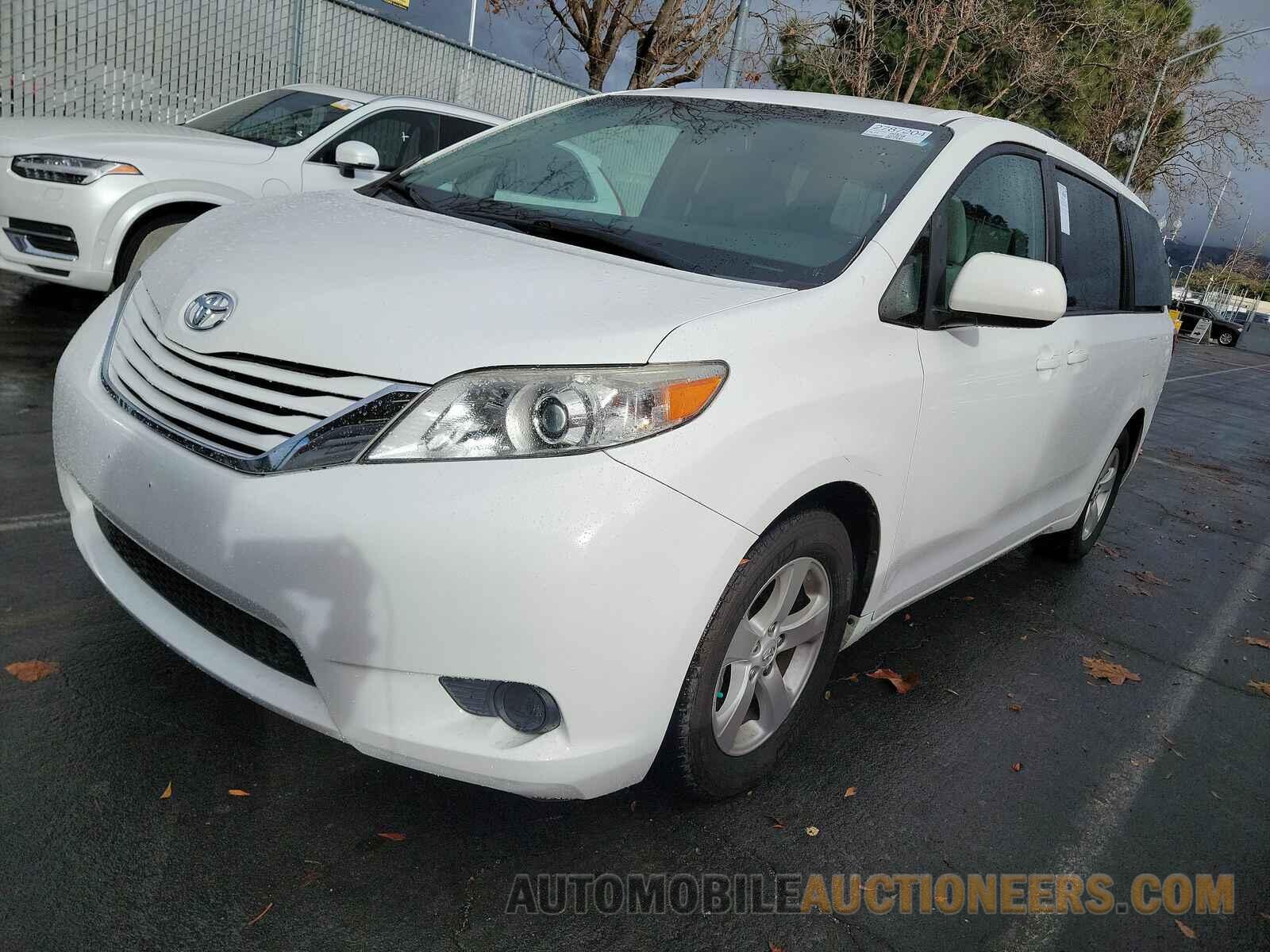 5TDKZ3DC4HS795549 Toyota Sienna LE 2017