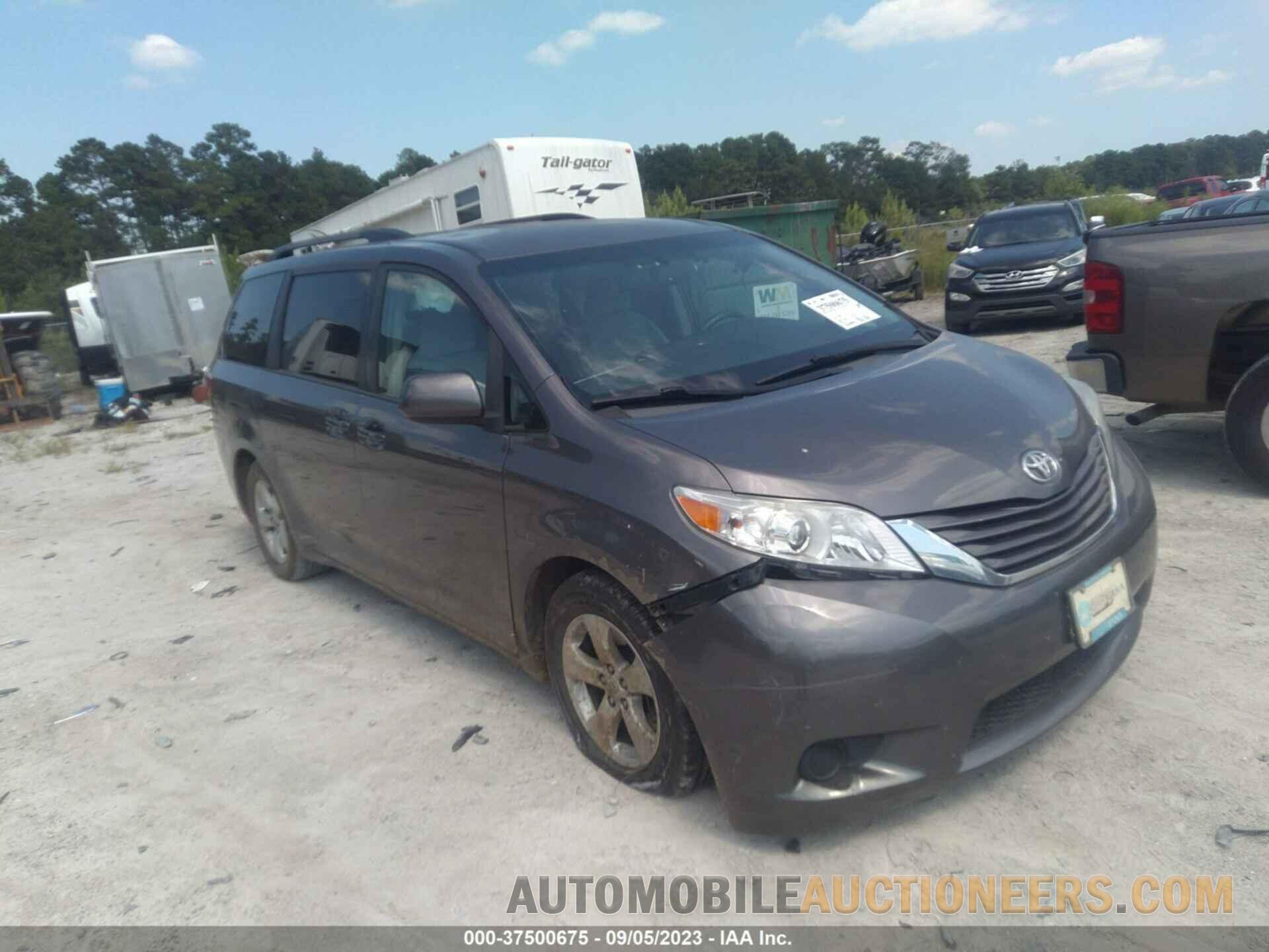 5TDKZ3DC4HS824239 TOYOTA SIENNA 2017