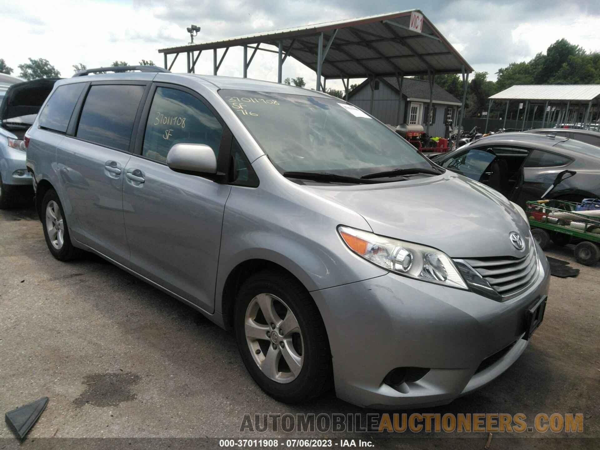 5TDKZ3DC4HS853014 TOYOTA SIENNA 2017