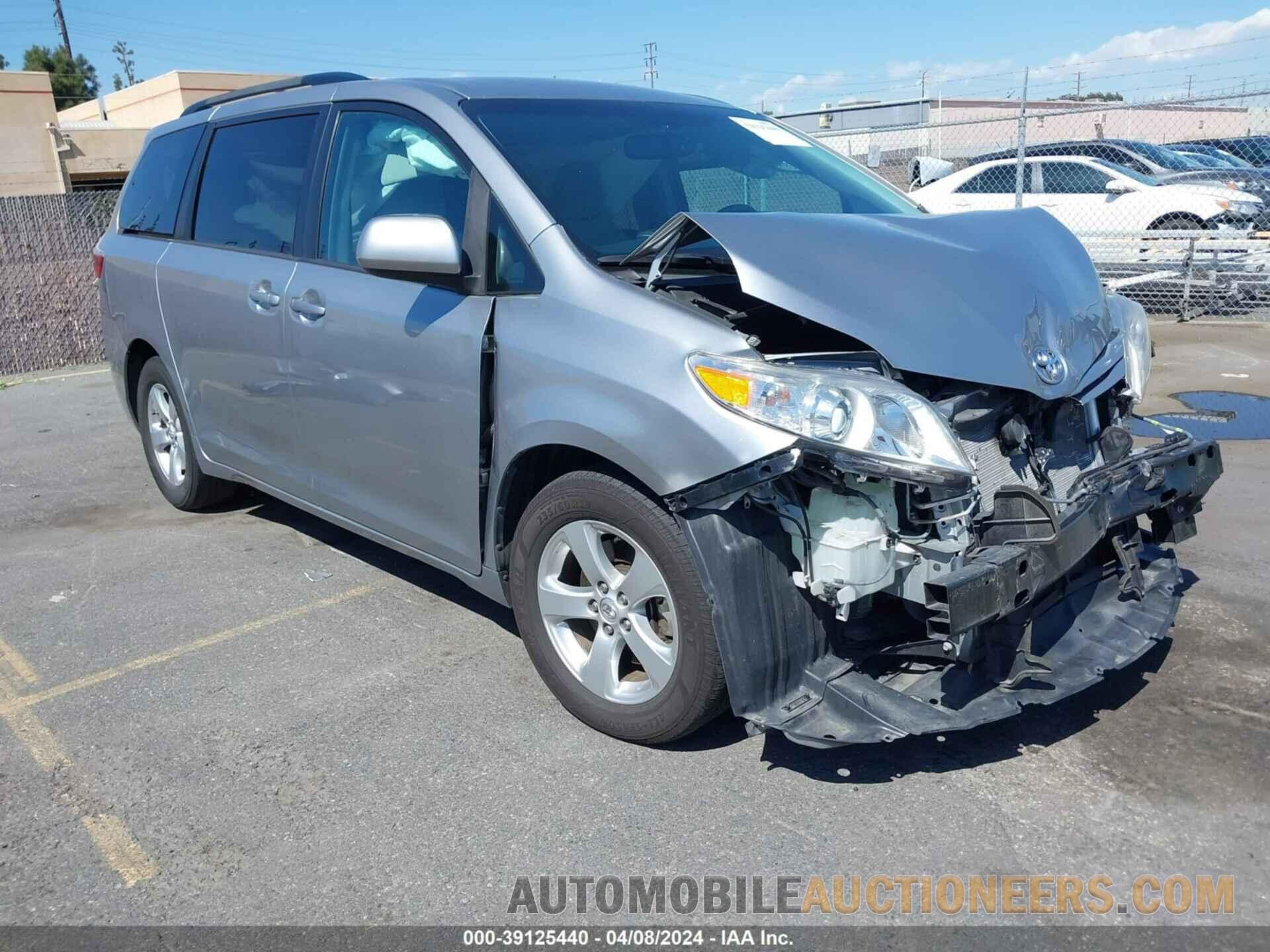 5TDKZ3DC4HS859816 TOYOTA SIENNA 2017