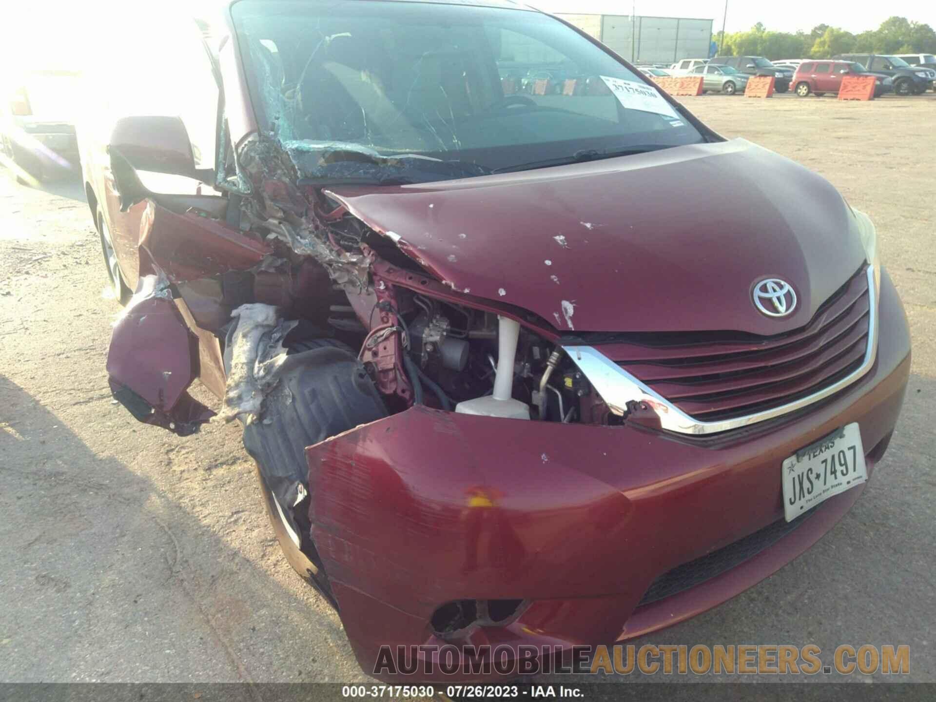 5TDKZ3DC4HS865230 TOYOTA SIENNA 2017