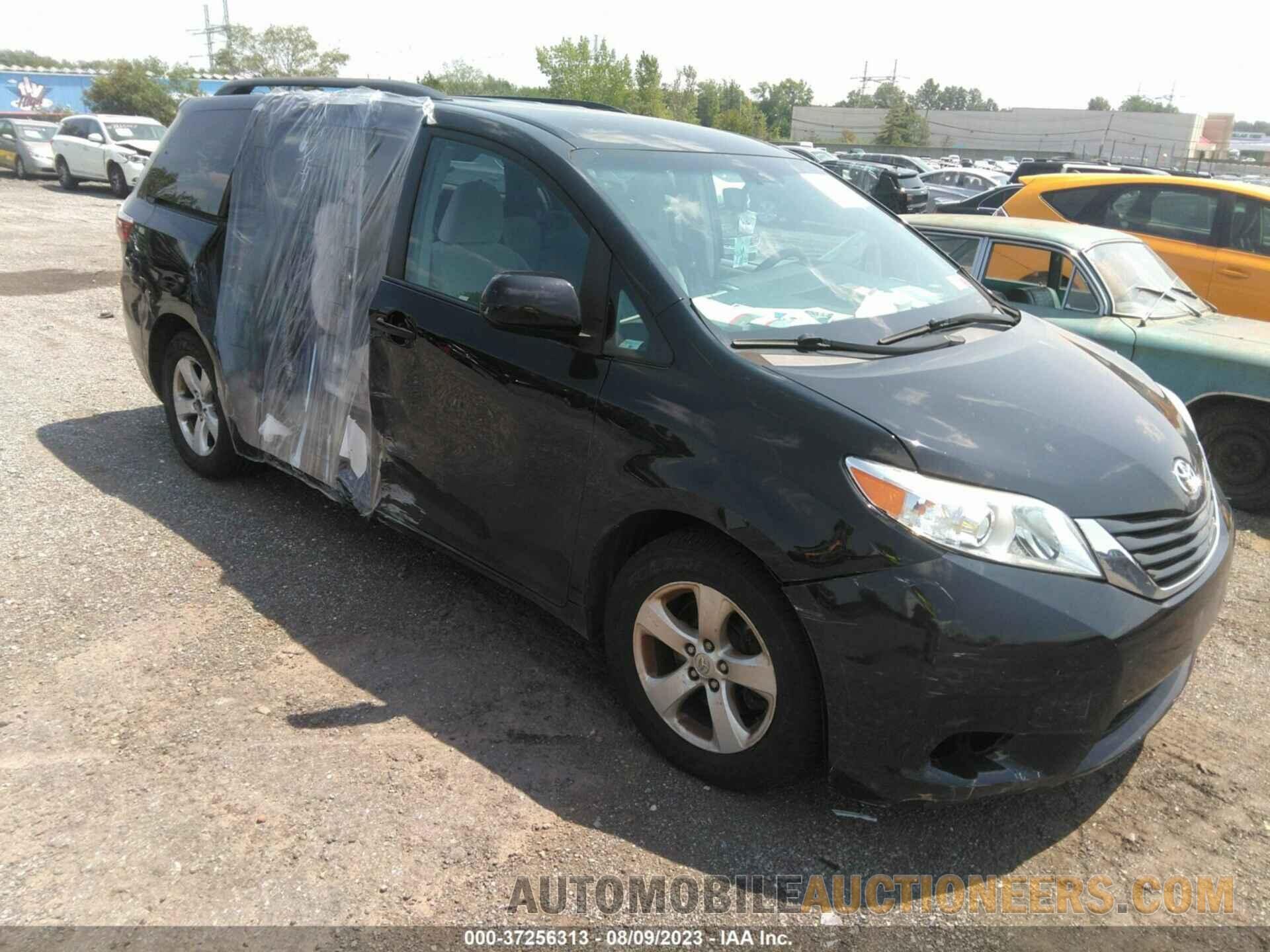 5TDKZ3DC4HS885770 TOYOTA SIENNA 2017