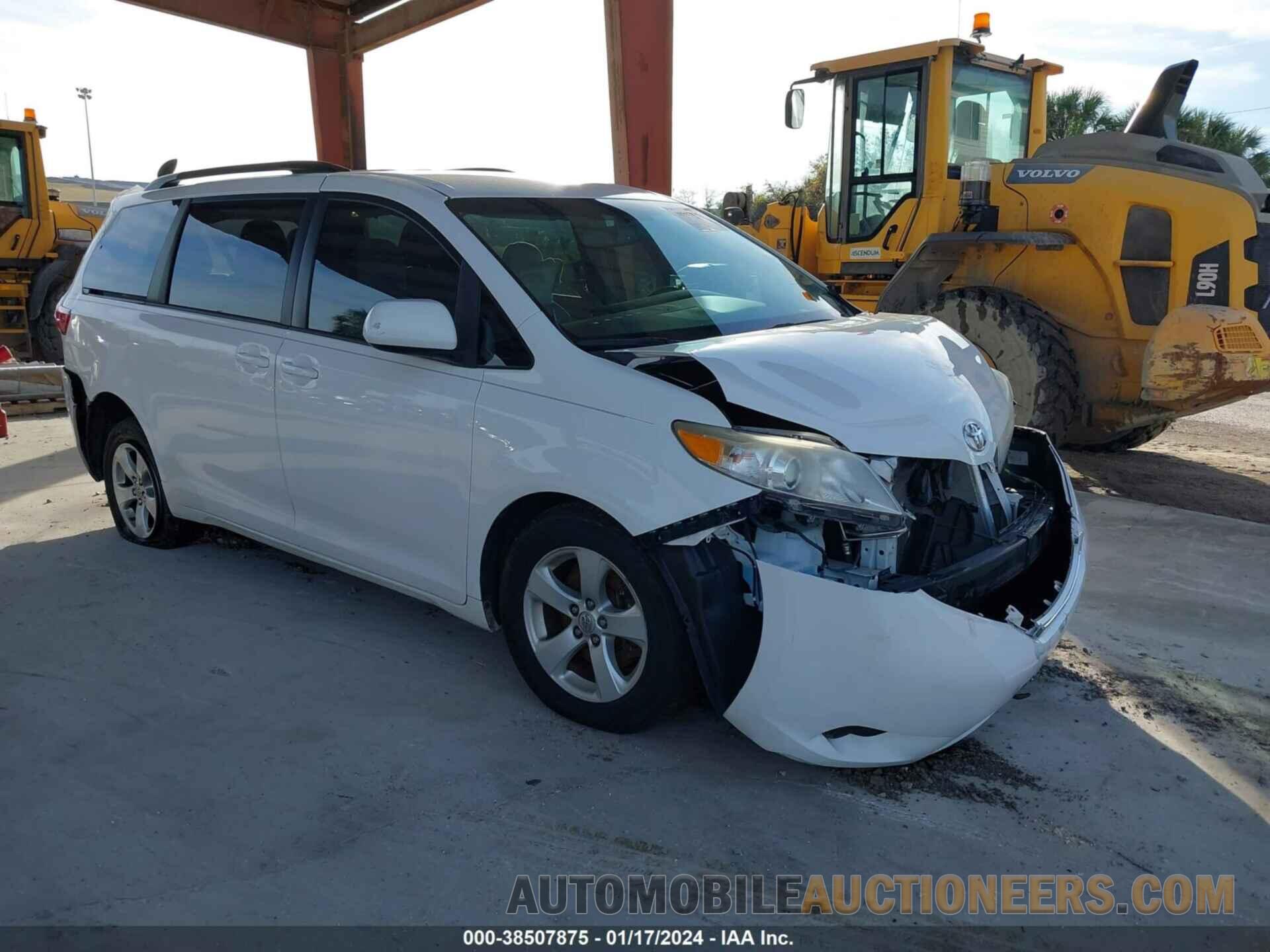 5TDKZ3DC4HS886479 TOYOTA SIENNA 2017