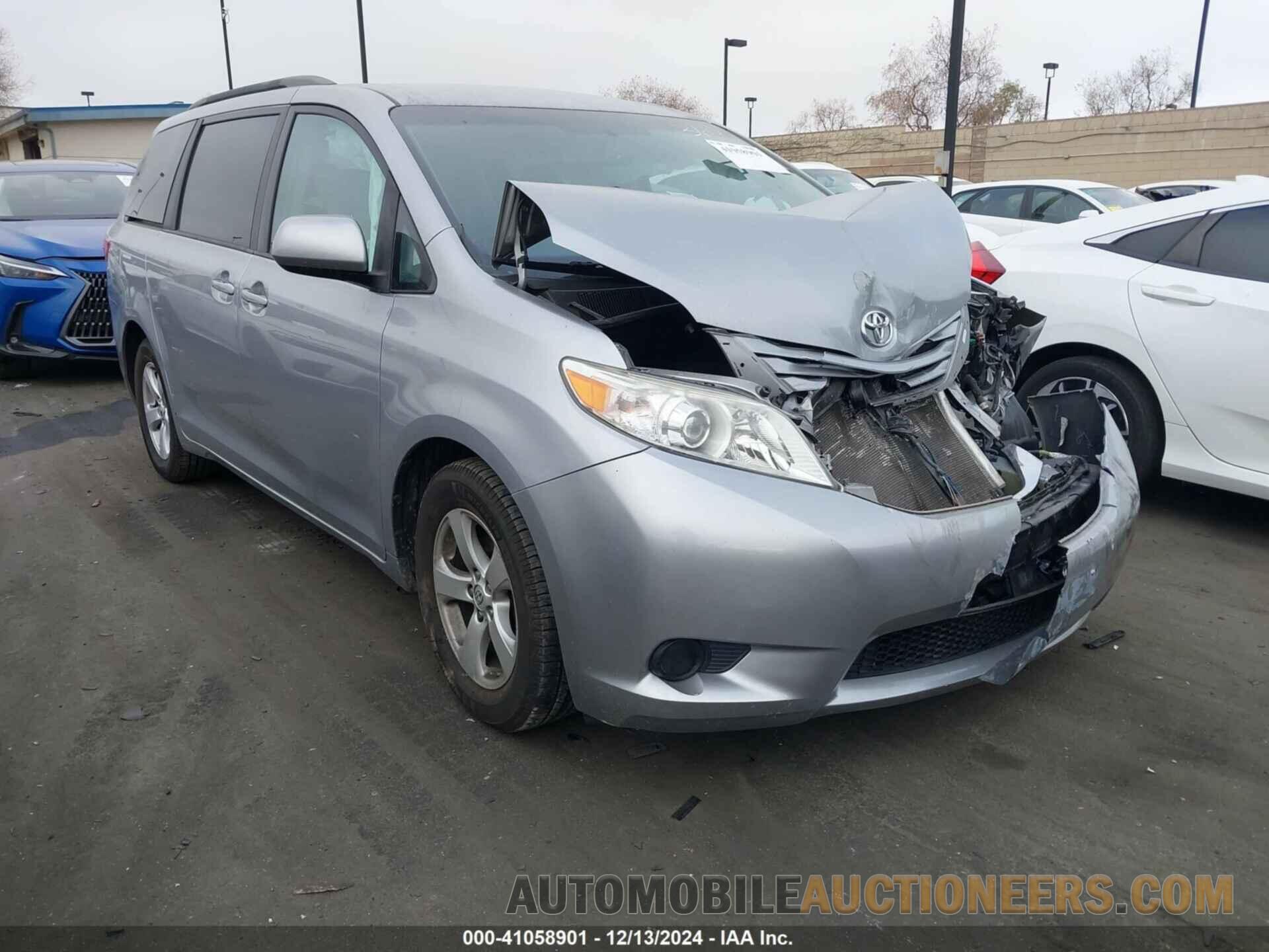 5TDKZ3DC4HS896641 TOYOTA SIENNA 2017