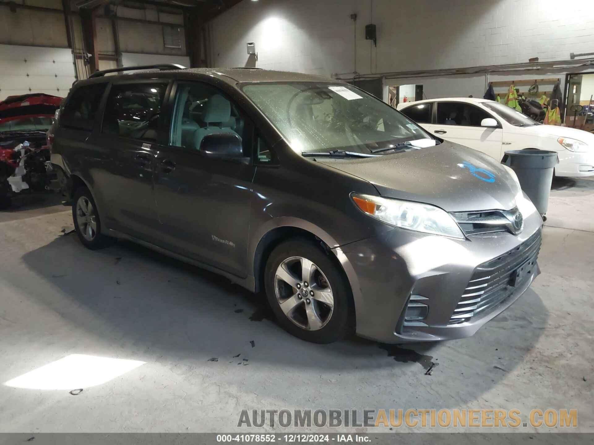 5TDKZ3DC4JS906025 TOYOTA SIENNA 2018