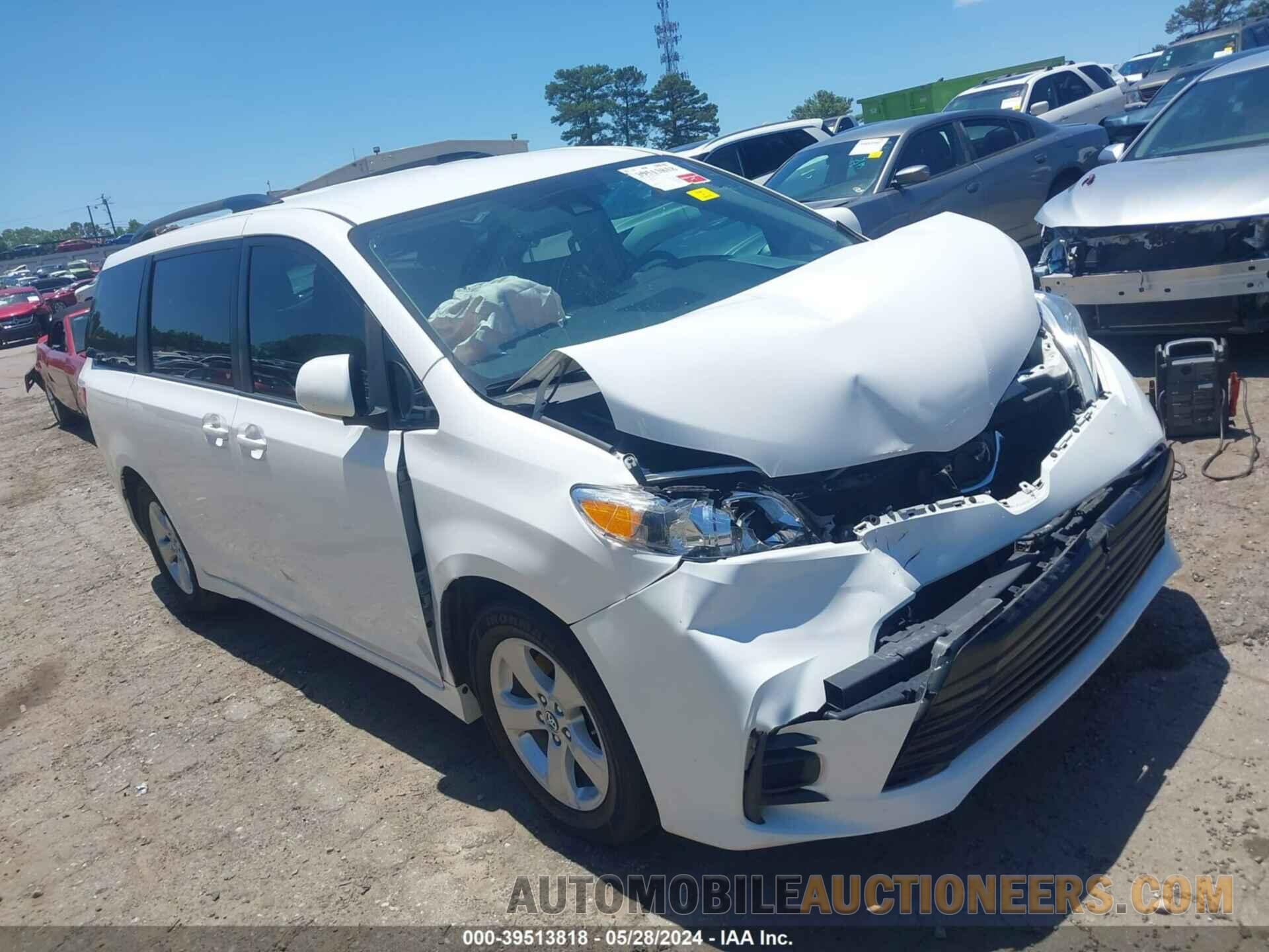 5TDKZ3DC4JS953958 TOYOTA SIENNA 2018