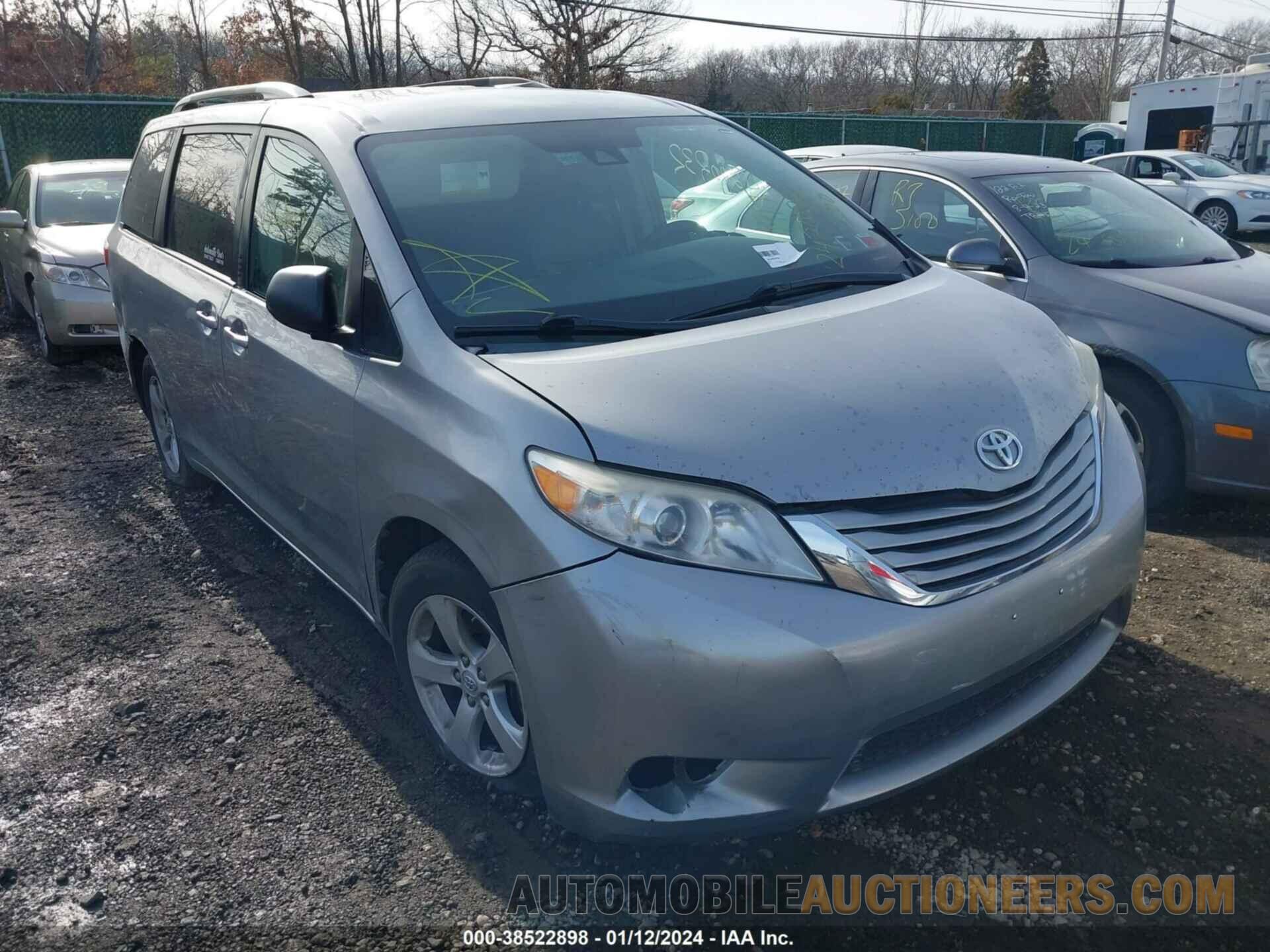 5TDKZ3DC5HS779036 TOYOTA SIENNA 2017