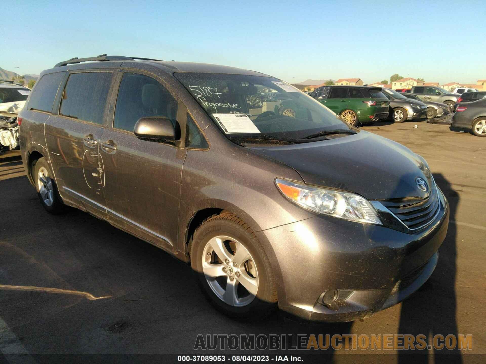 5TDKZ3DC5HS783555 TOYOTA SIENNA 2017