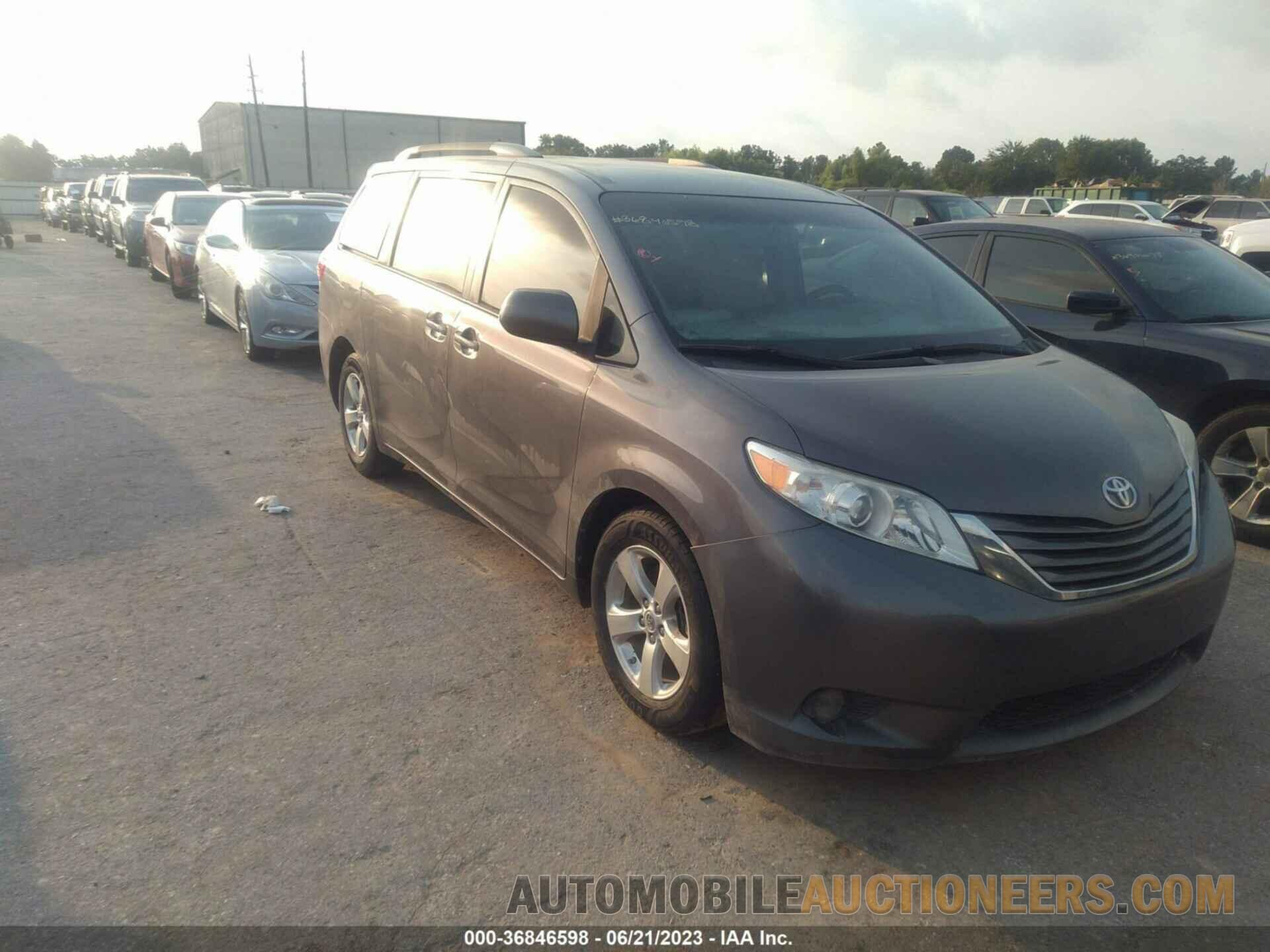 5TDKZ3DC5HS829837 TOYOTA SIENNA 2017