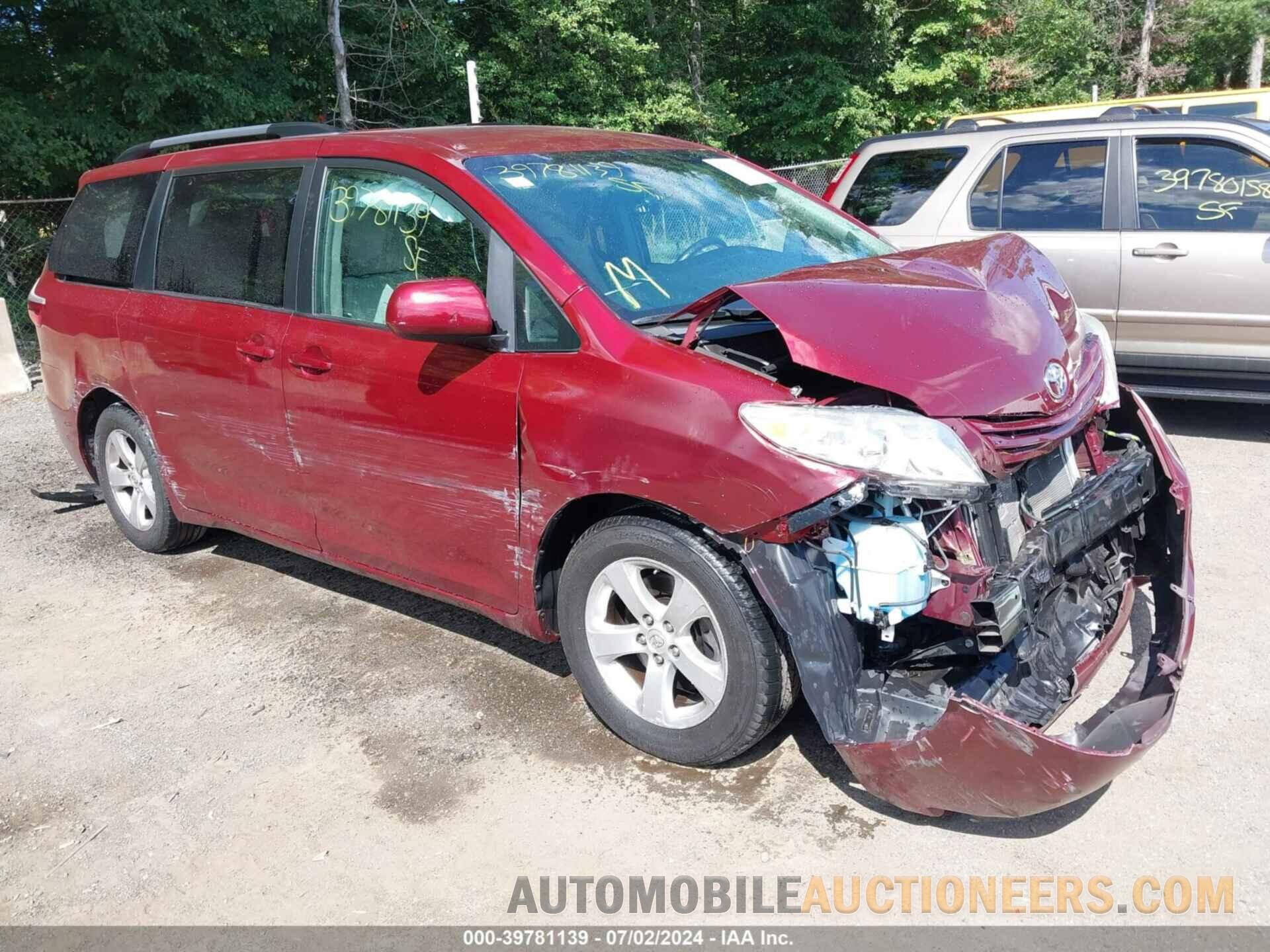 5TDKZ3DC5HS848758 TOYOTA SIENNA 2017