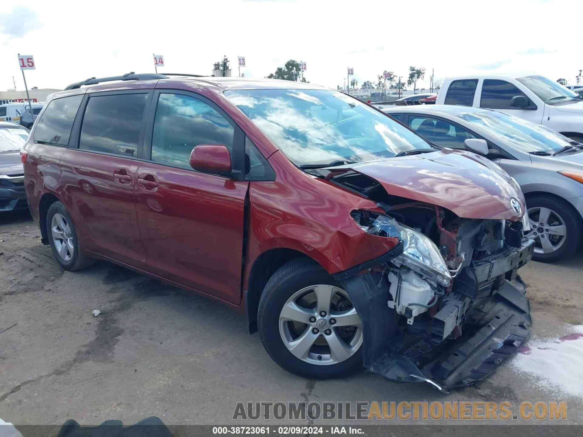 5TDKZ3DC5HS877385 TOYOTA SIENNA 2017