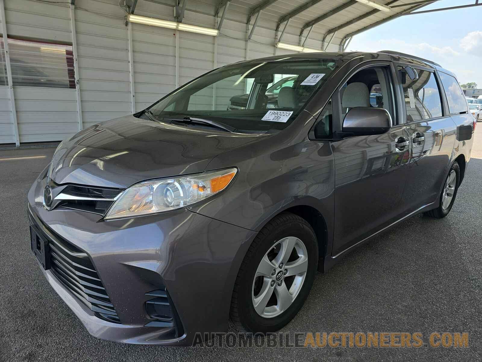 5TDKZ3DC5JS926333 Toyota Sienna LE 2018