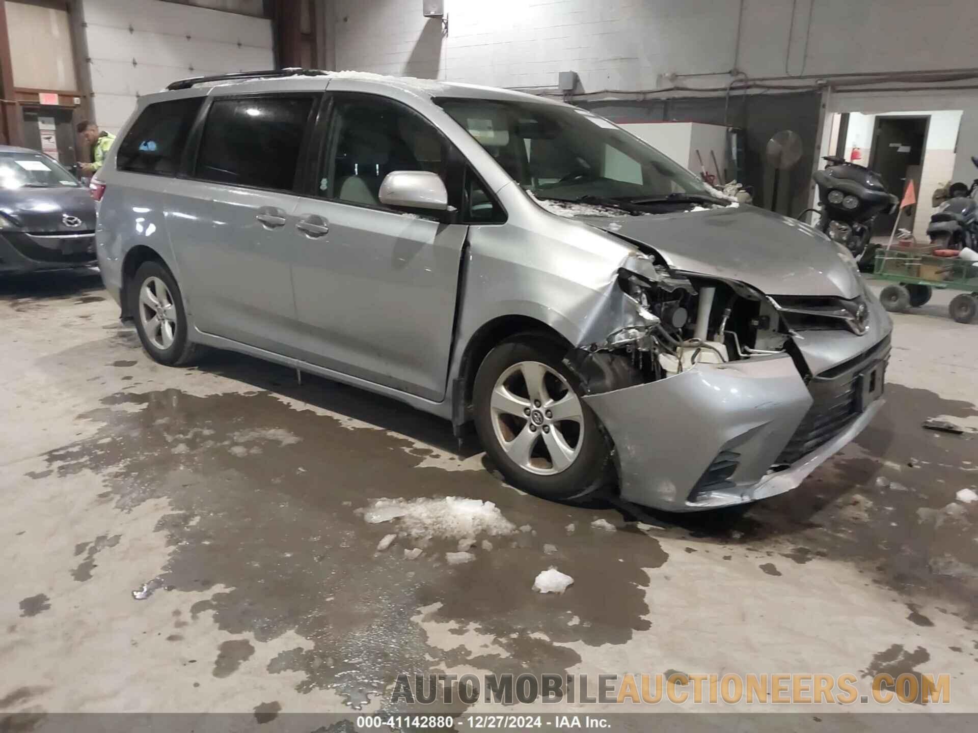 5TDKZ3DC5JS956870 TOYOTA SIENNA 2018