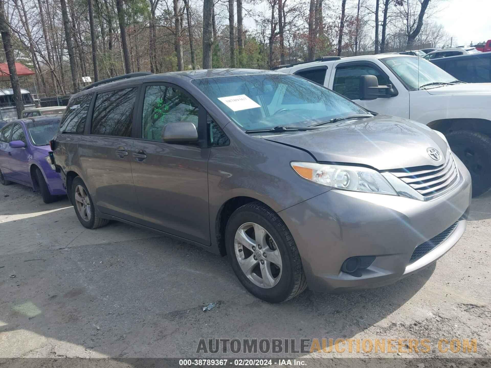 5TDKZ3DC6HS775528 TOYOTA SIENNA 2017