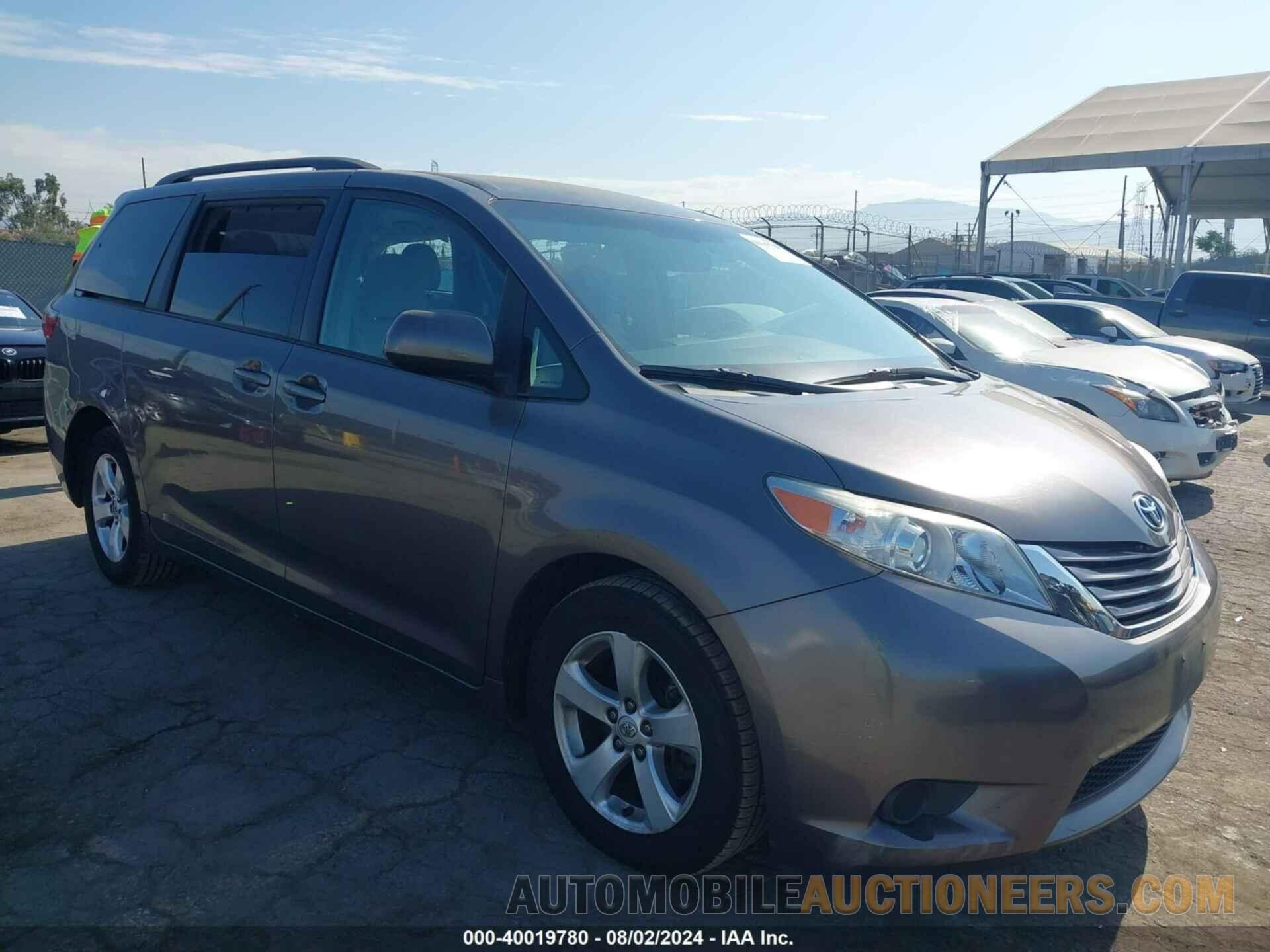 5TDKZ3DC6HS789798 TOYOTA SIENNA 2017