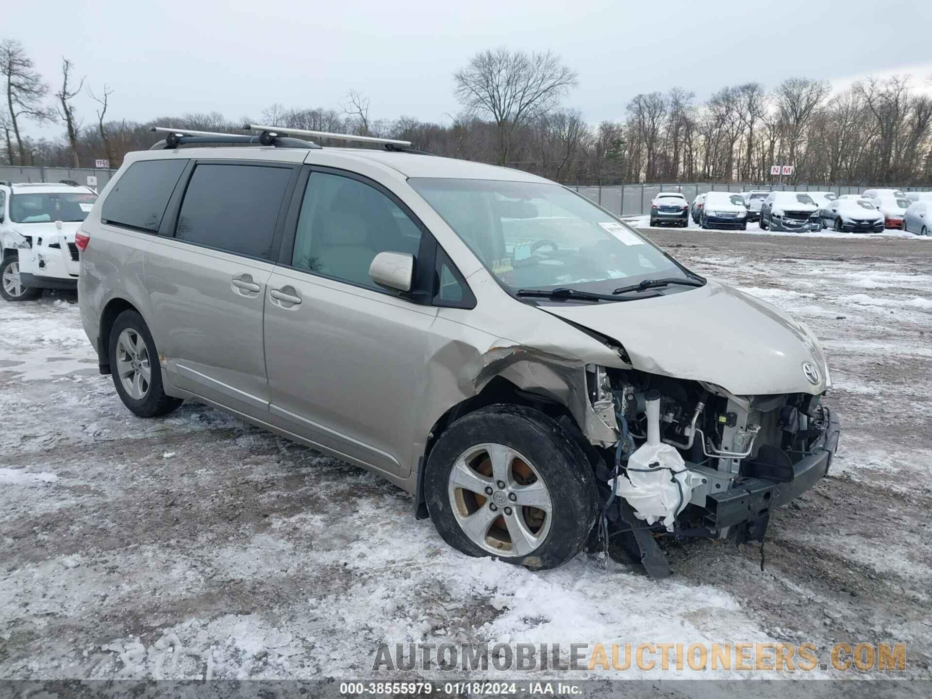 5TDKZ3DC6HS795021 TOYOTA SIENNA 2017