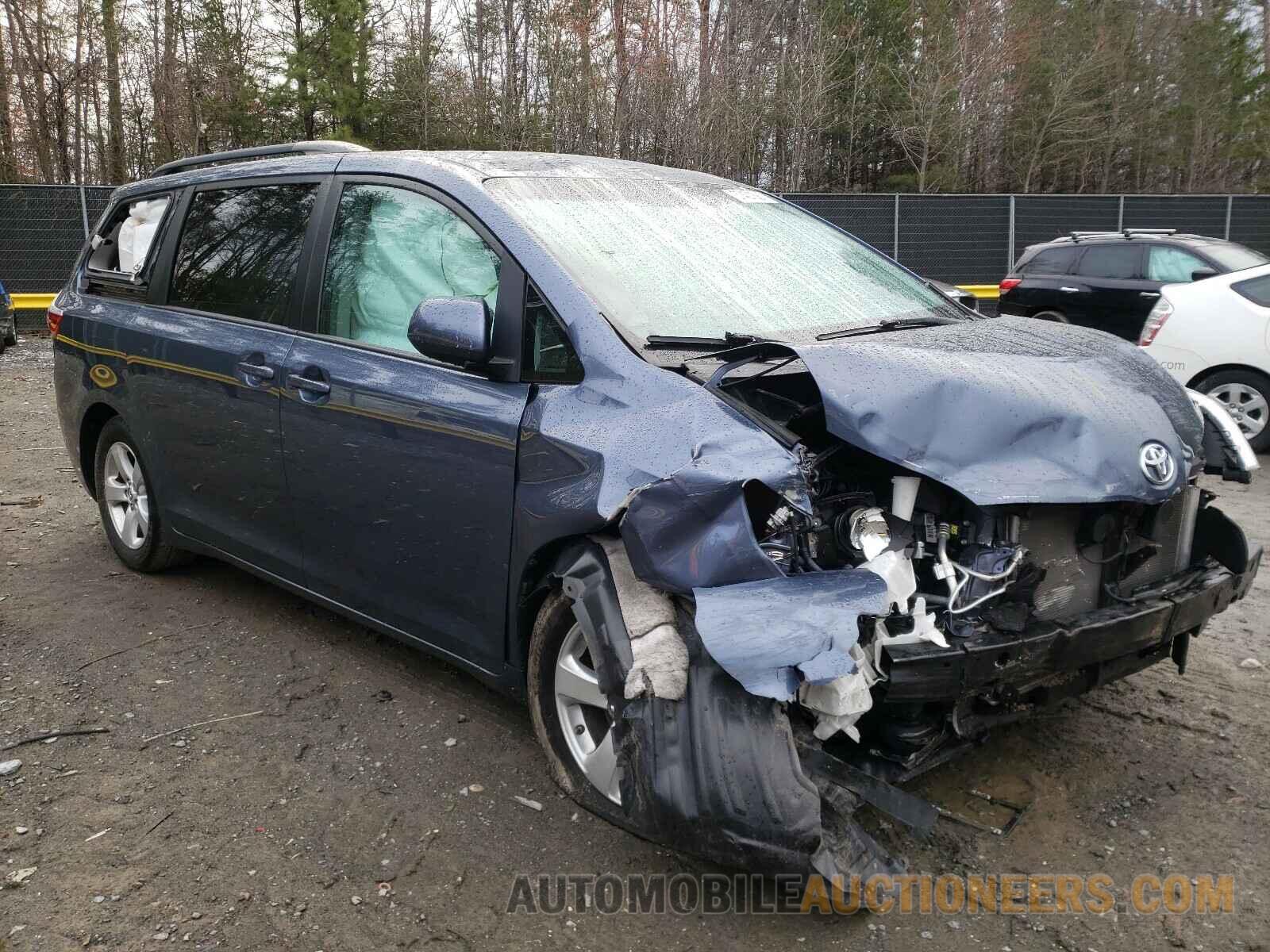 5TDKZ3DC6HS855914 TOYOTA SIENNA 2017