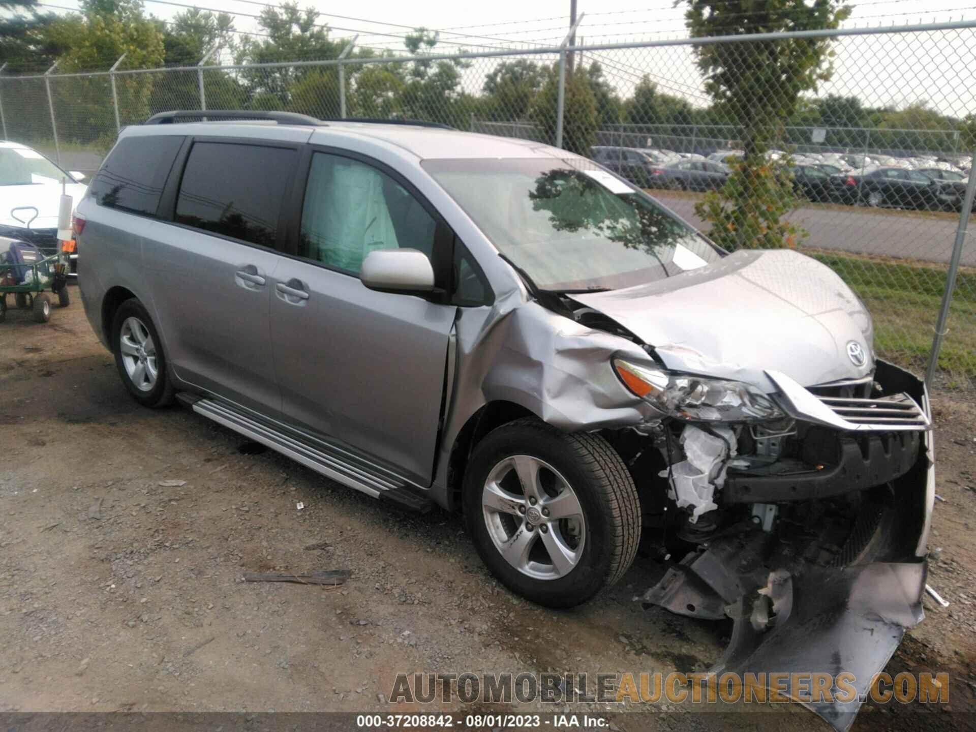 5TDKZ3DC7HS806267 TOYOTA SIENNA 2017