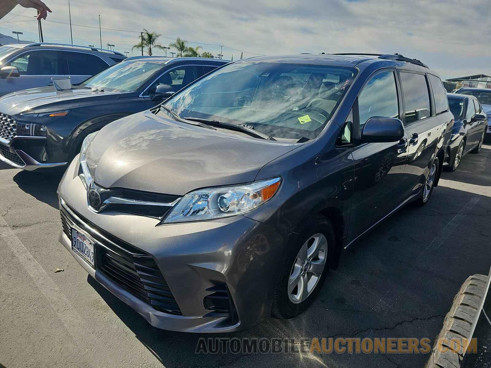 5TDKZ3DC7KS967676 Toyota Sienna LE 2019