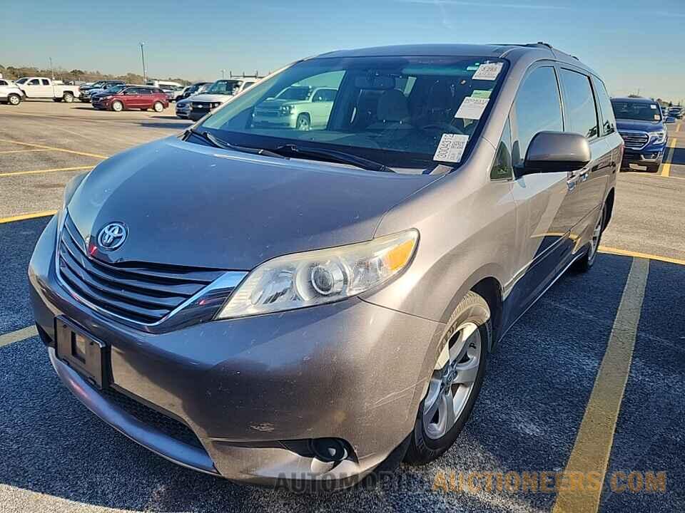 5TDKZ3DC8HS772050 Toyota Sienna LE 2017