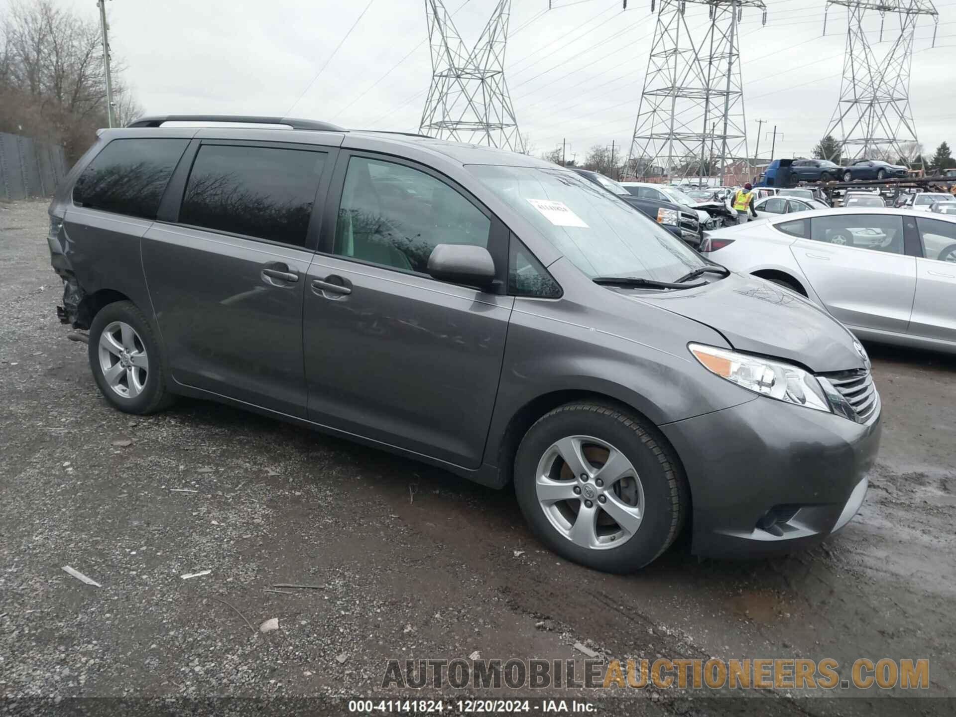 5TDKZ3DC8HS858037 TOYOTA SIENNA 2017