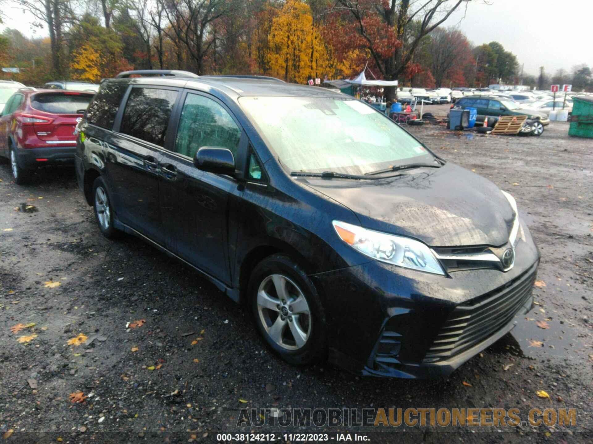 5TDKZ3DC8JS906299 TOYOTA SIENNA 2018