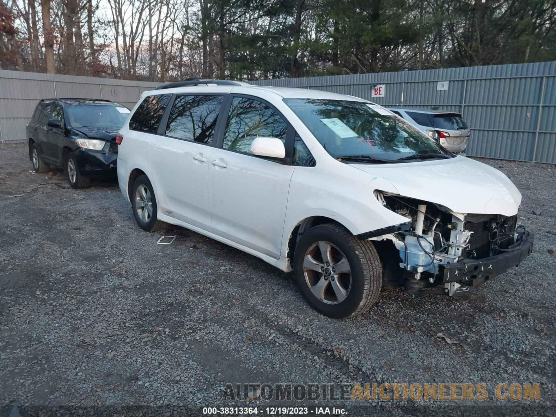 5TDKZ3DC8JS910921 TOYOTA SIENNA 2018