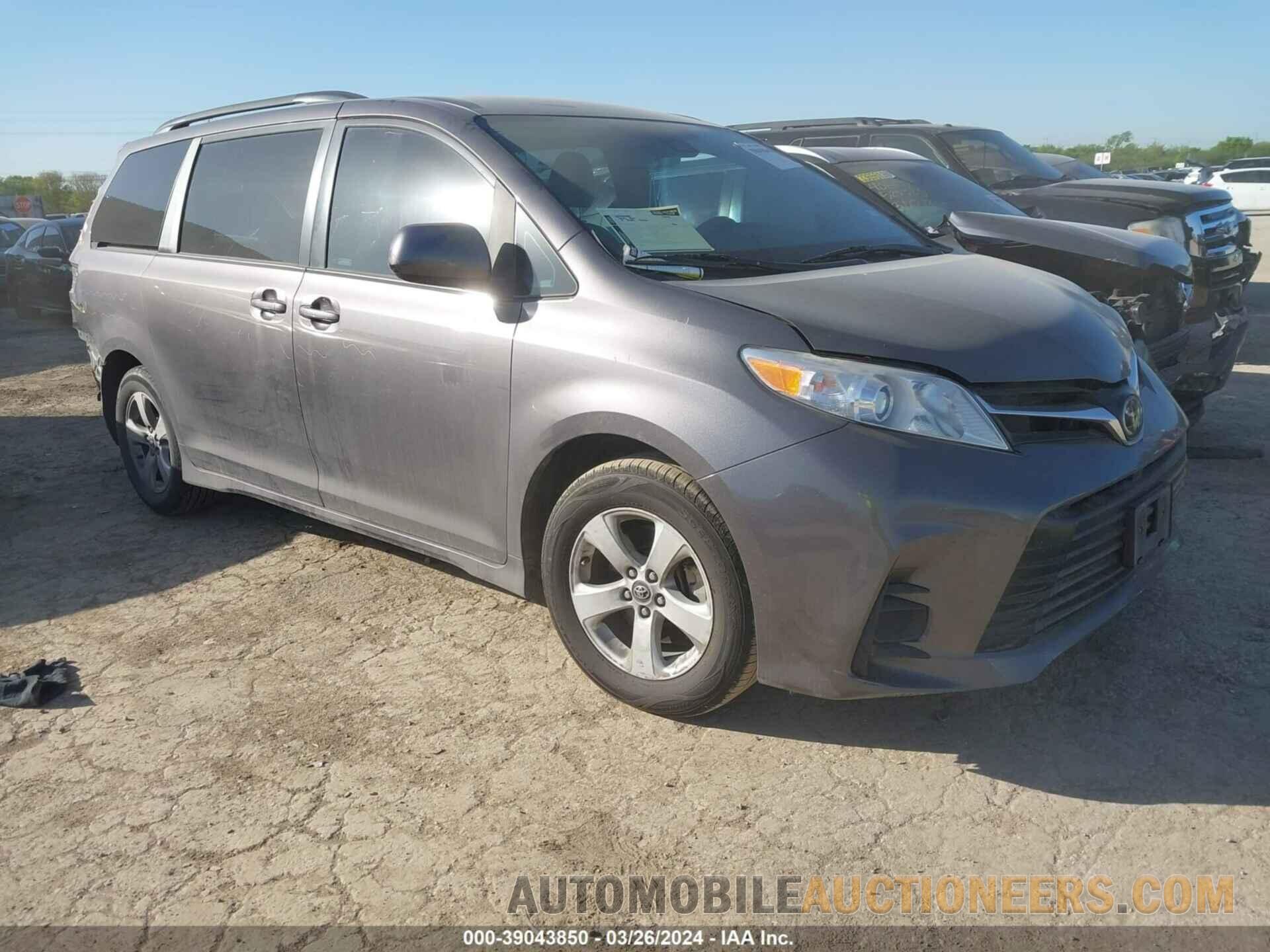 5TDKZ3DC8JS965434 TOYOTA SIENNA 2018