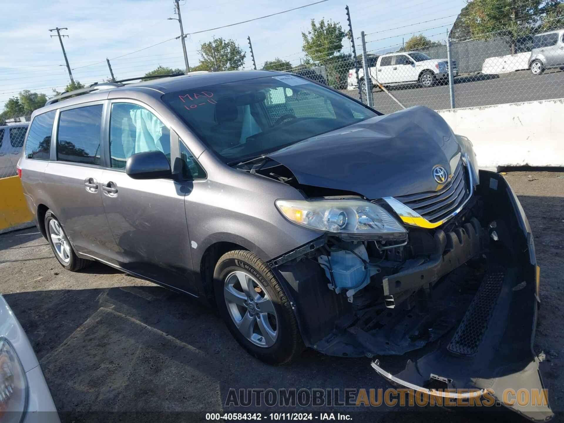 5TDKZ3DC9HS778441 TOYOTA SIENNA 2017