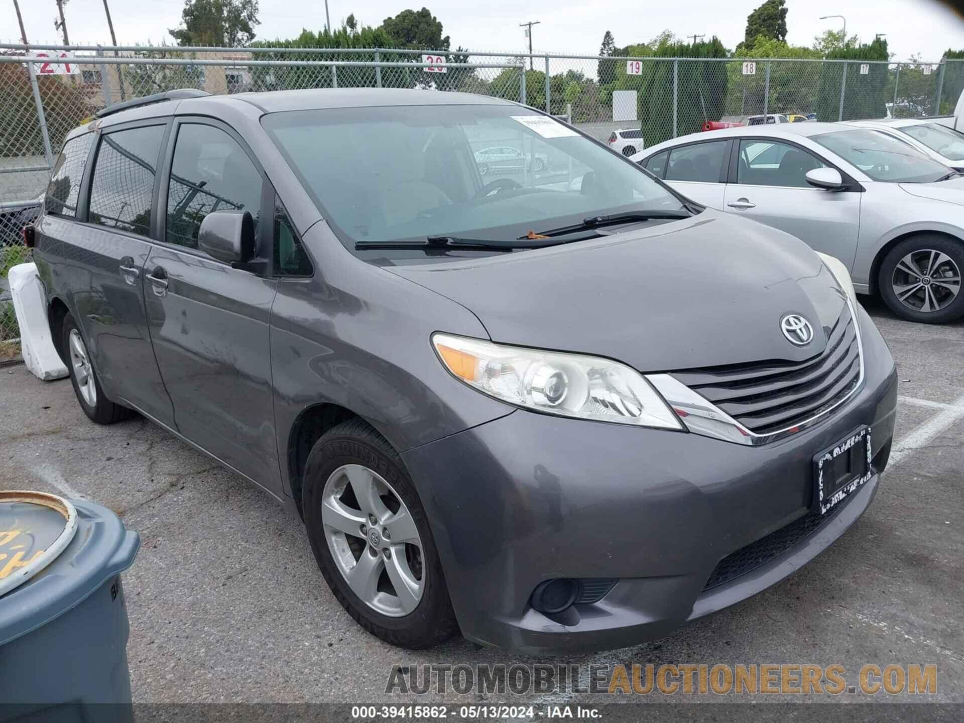 5TDKZ3DC9HS825225 TOYOTA SIENNA 2017