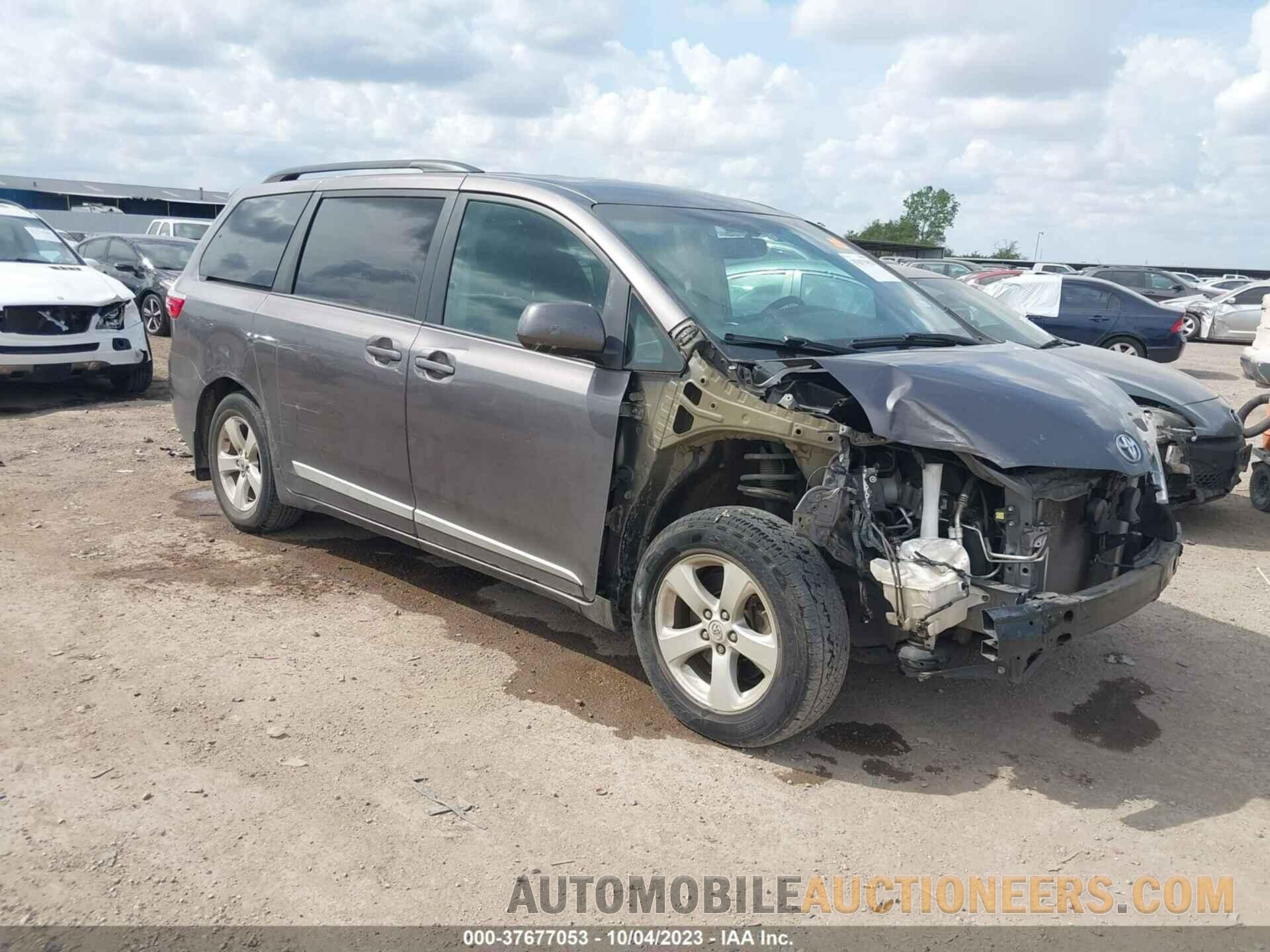 5TDKZ3DC9HS851761 TOYOTA SIENNA 2017