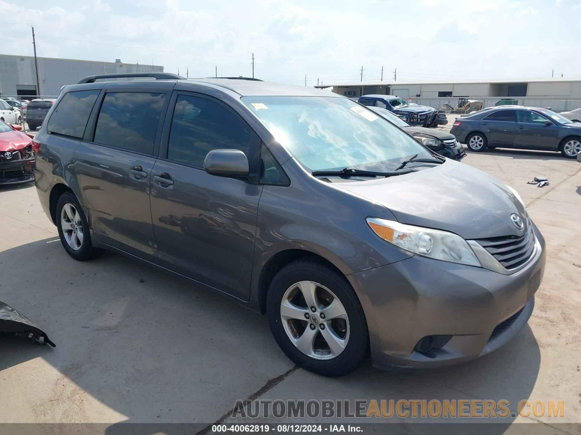 5TDKZ3DC9HS853087 TOYOTA SIENNA 2017