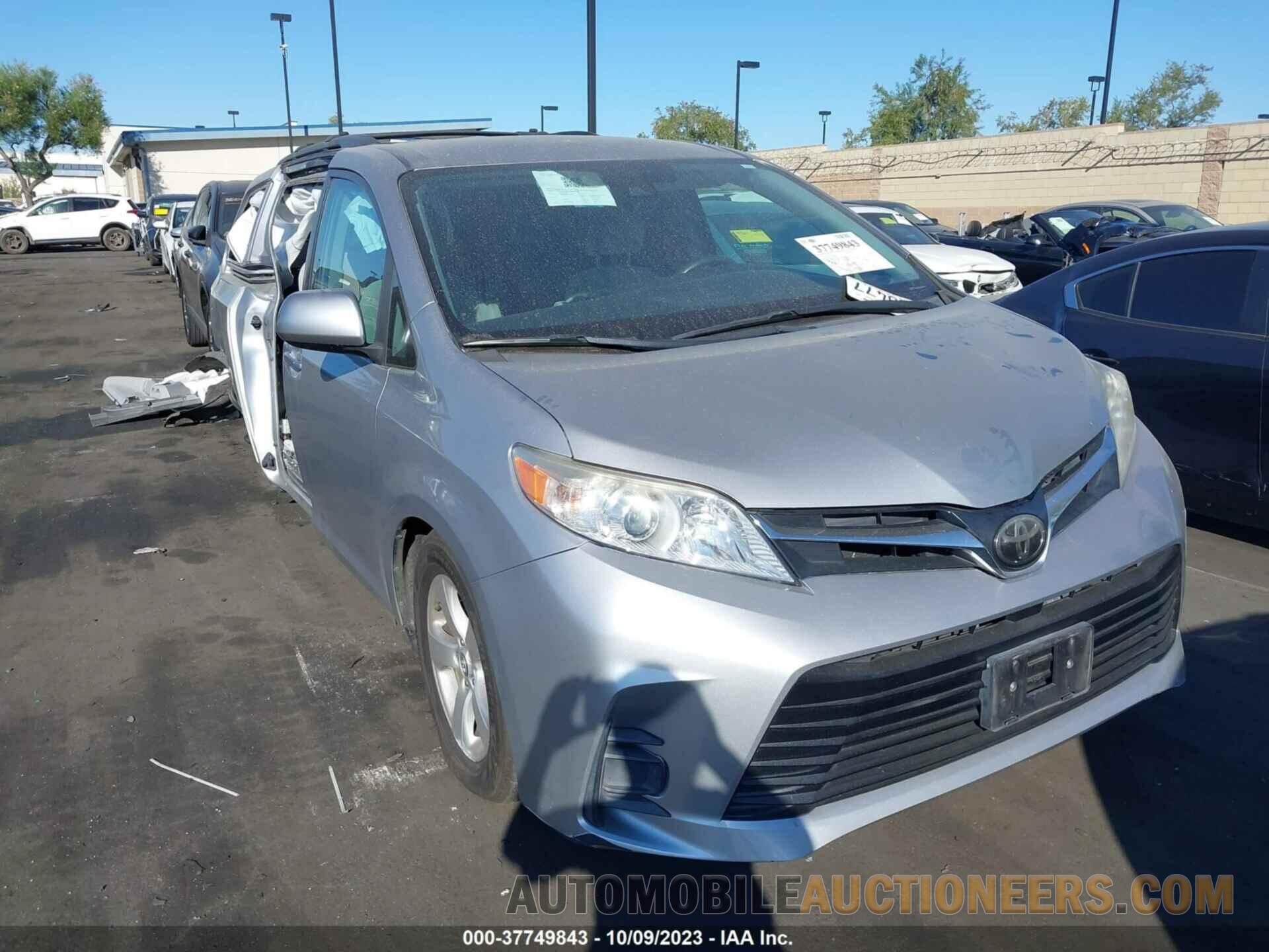 5TDKZ3DC9JS922592 TOYOTA SIENNA 2018