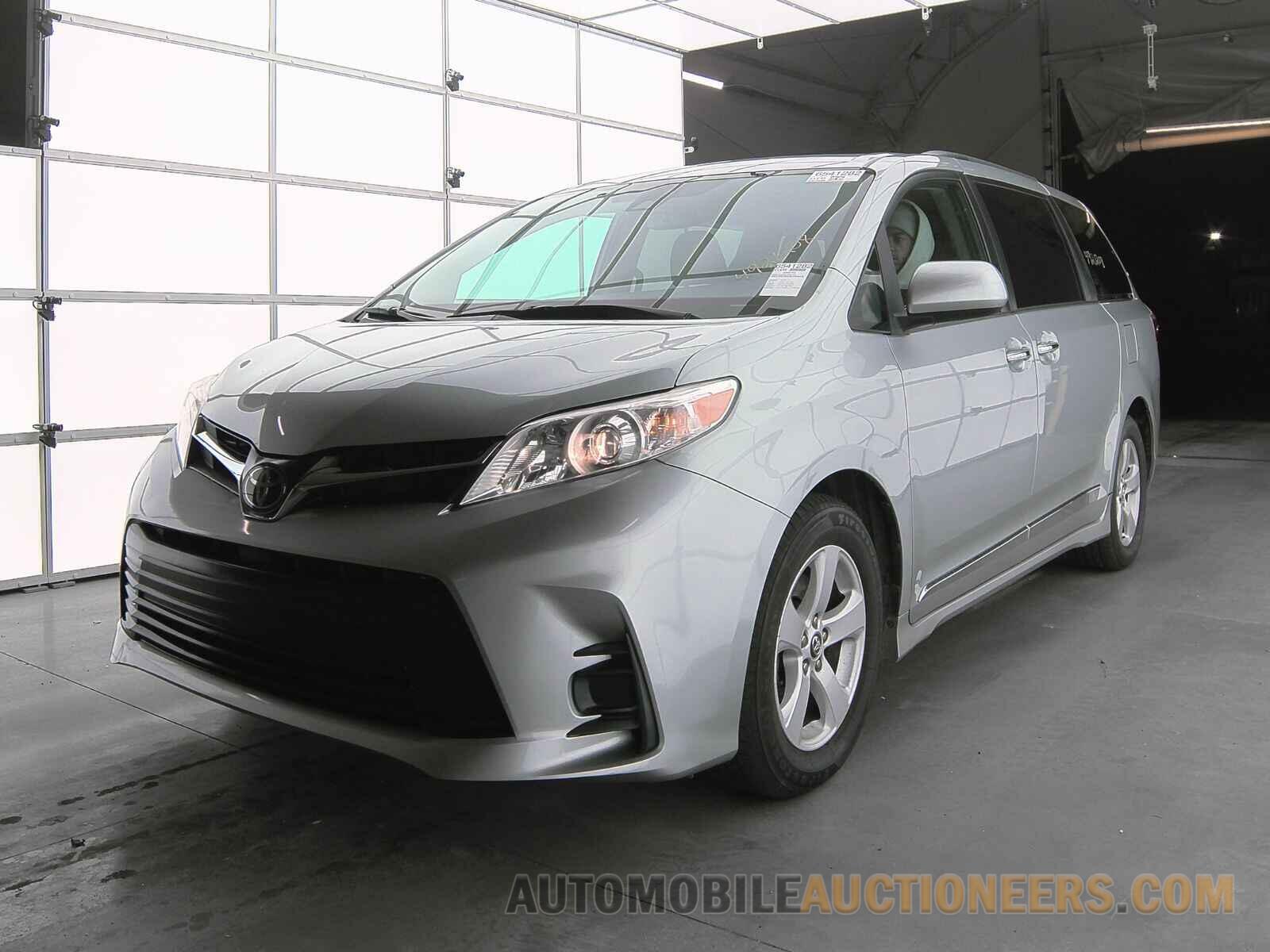 5TDKZ3DC9LS028076 Toyota Sienna LE 2020