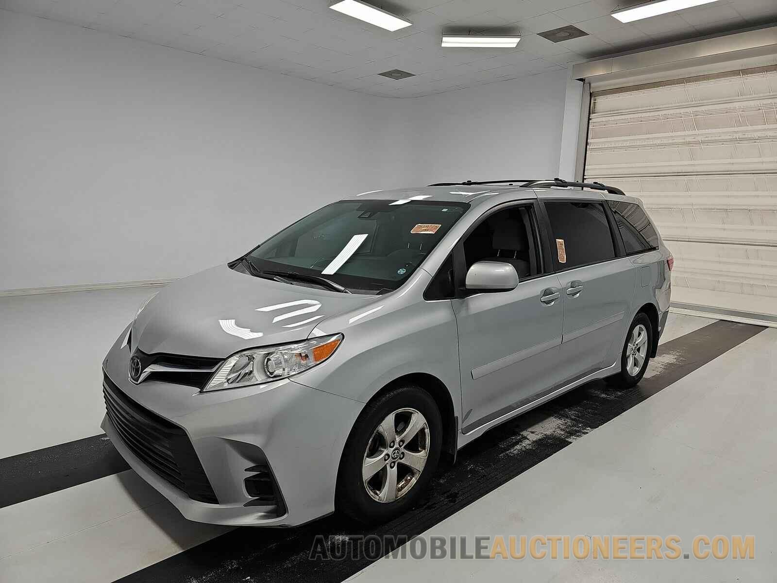 5TDKZ3DC9LS071302 Toyota Sienna LE 2020