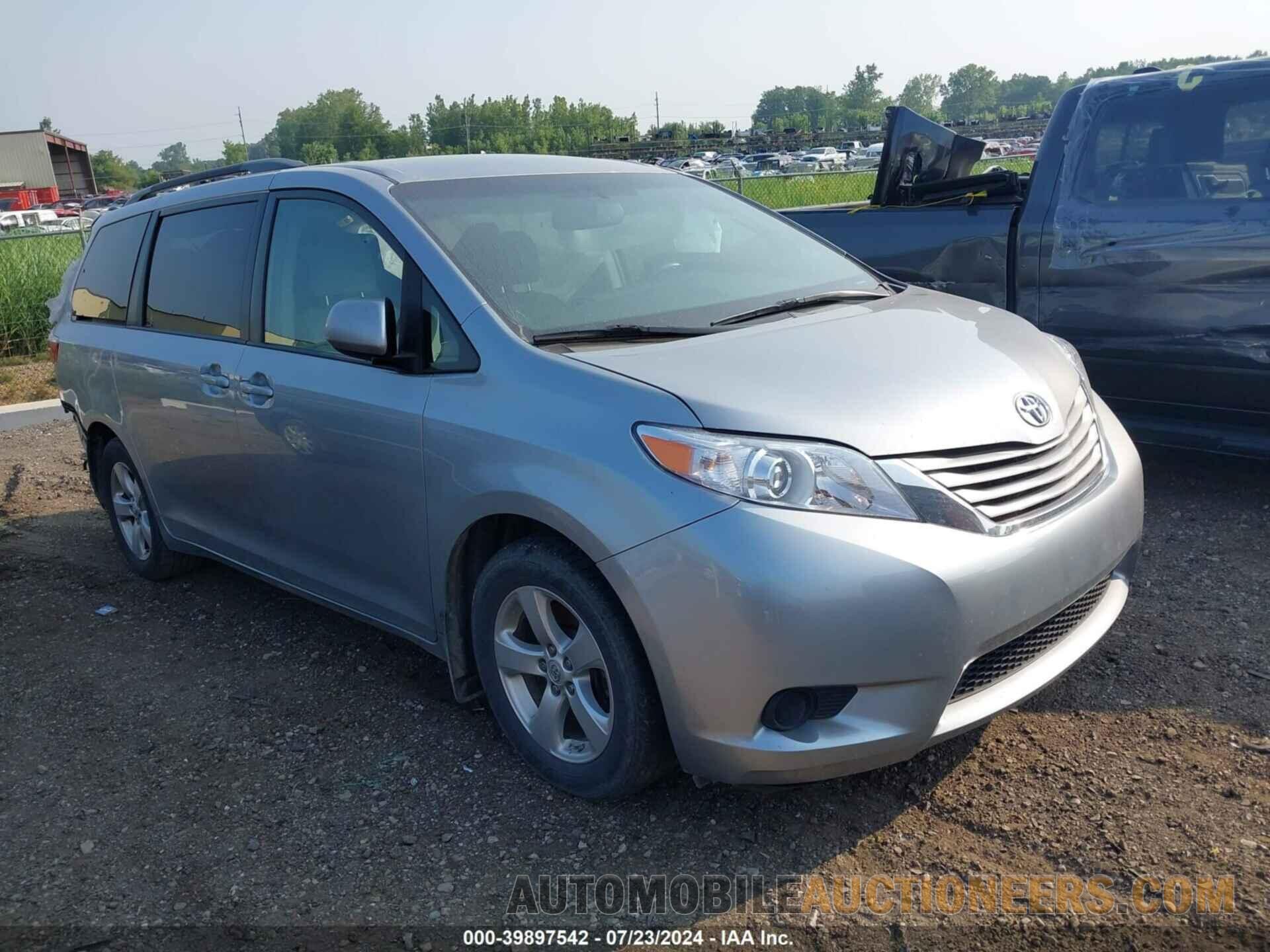 5TDKZ3DCXHS769585 TOYOTA SIENNA 2017