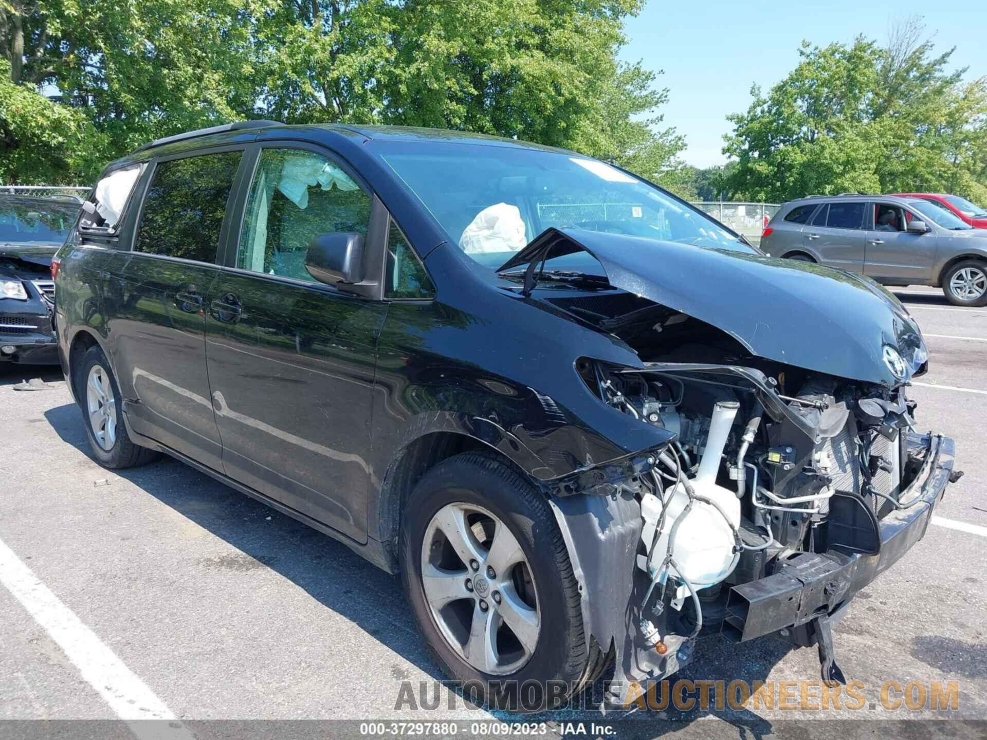 5TDKZ3DCXHS775158 TOYOTA SIENNA 2017