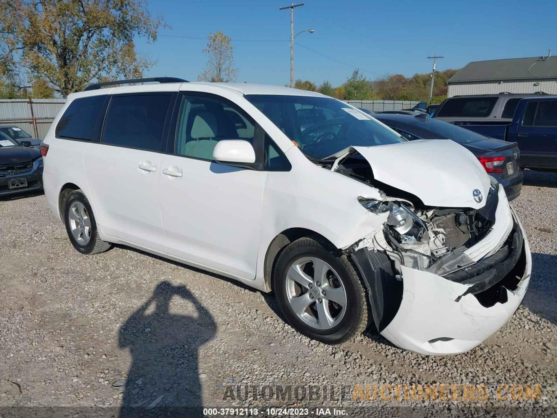 5TDKZ3DCXHS779243 TOYOTA SIENNA 2017