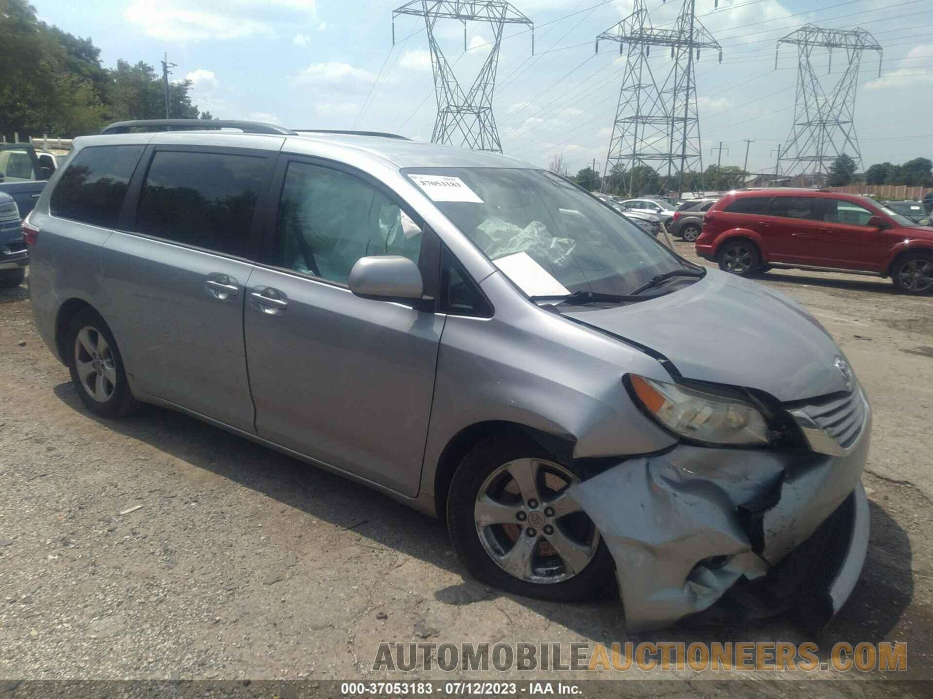 5TDKZ3DCXHS798827 TOYOTA SIENNA 2017