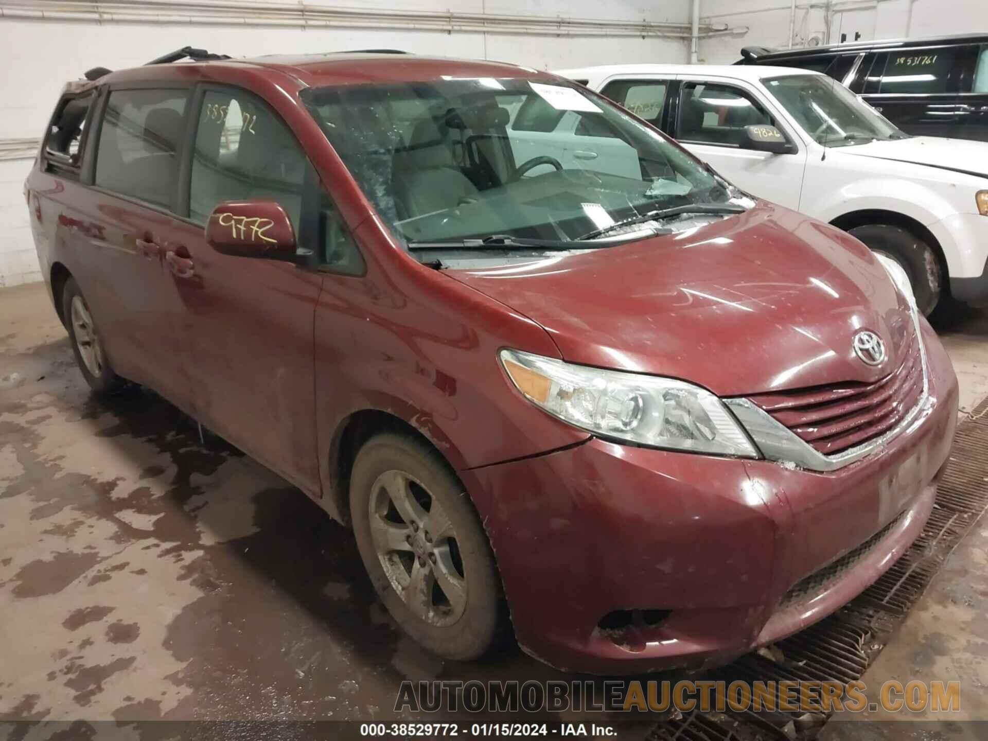 5TDKZ3DCXHS804769 TOYOTA SIENNA 2017