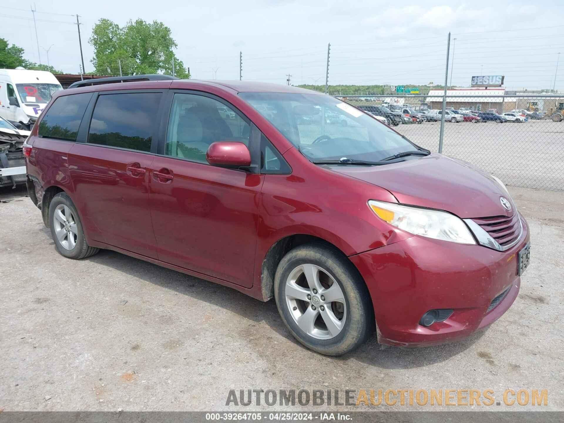 5TDKZ3DCXHS835696 TOYOTA SIENNA 2017