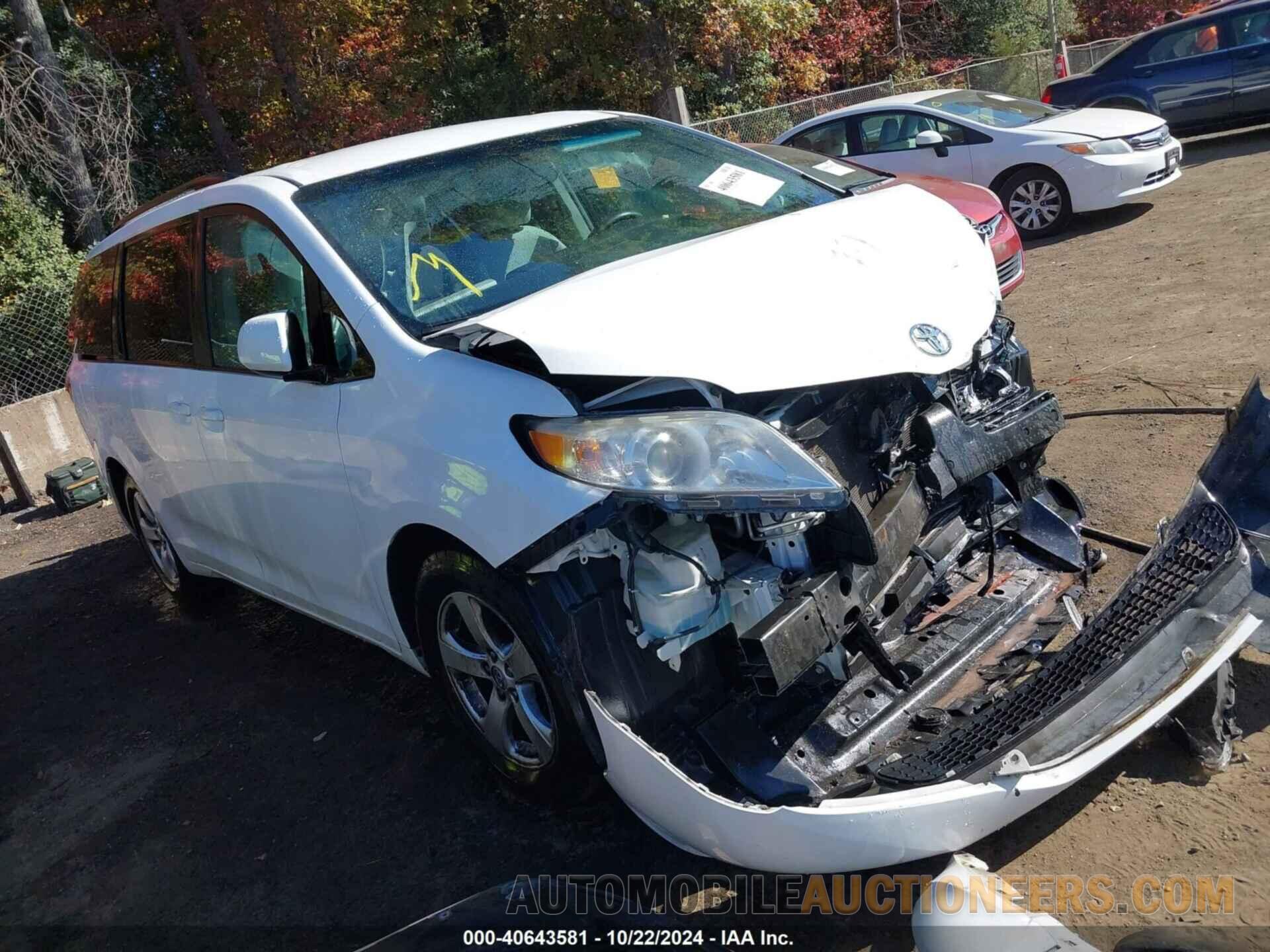 5TDKZ3DCXHS856807 TOYOTA SIENNA 2017