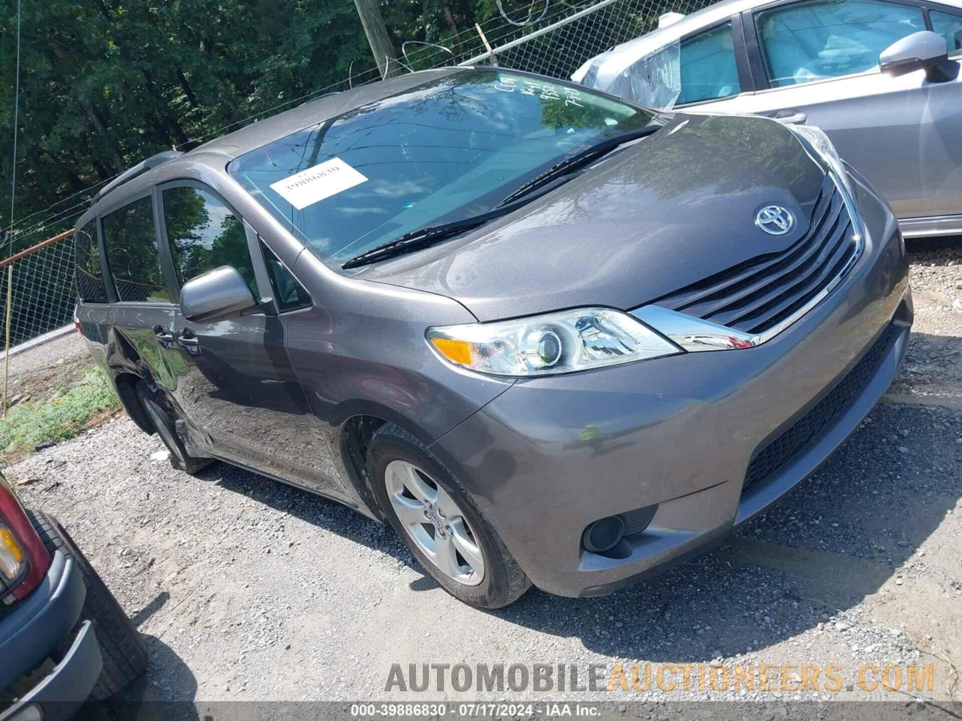 5TDKZ3DCXHS859352 TOYOTA SIENNA 2017