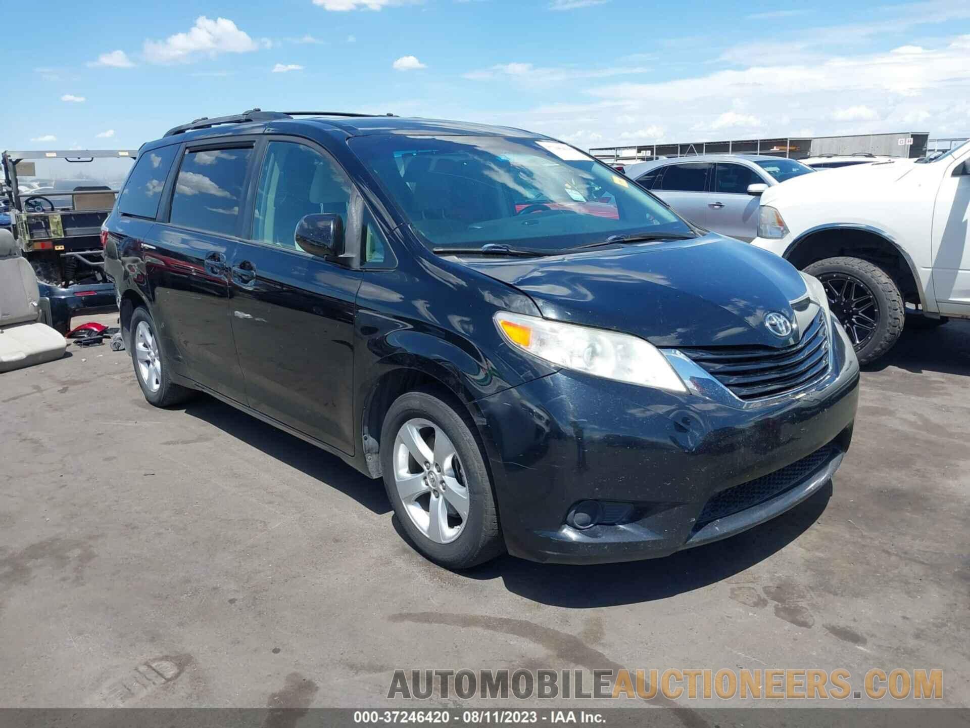 5TDKZ3DCXHS862400 TOYOTA SIENNA 2017