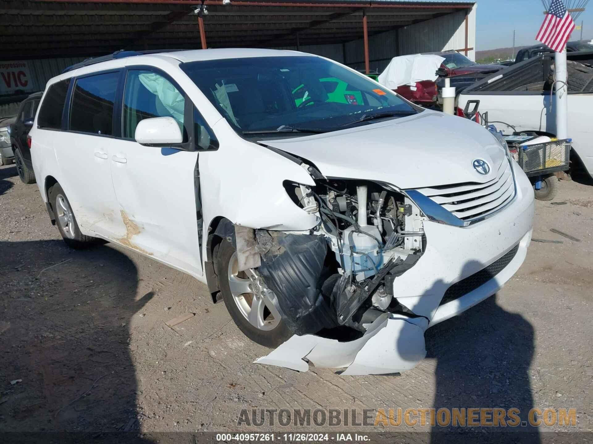 5TDKZ3DCXHS862896 TOYOTA SIENNA 2017